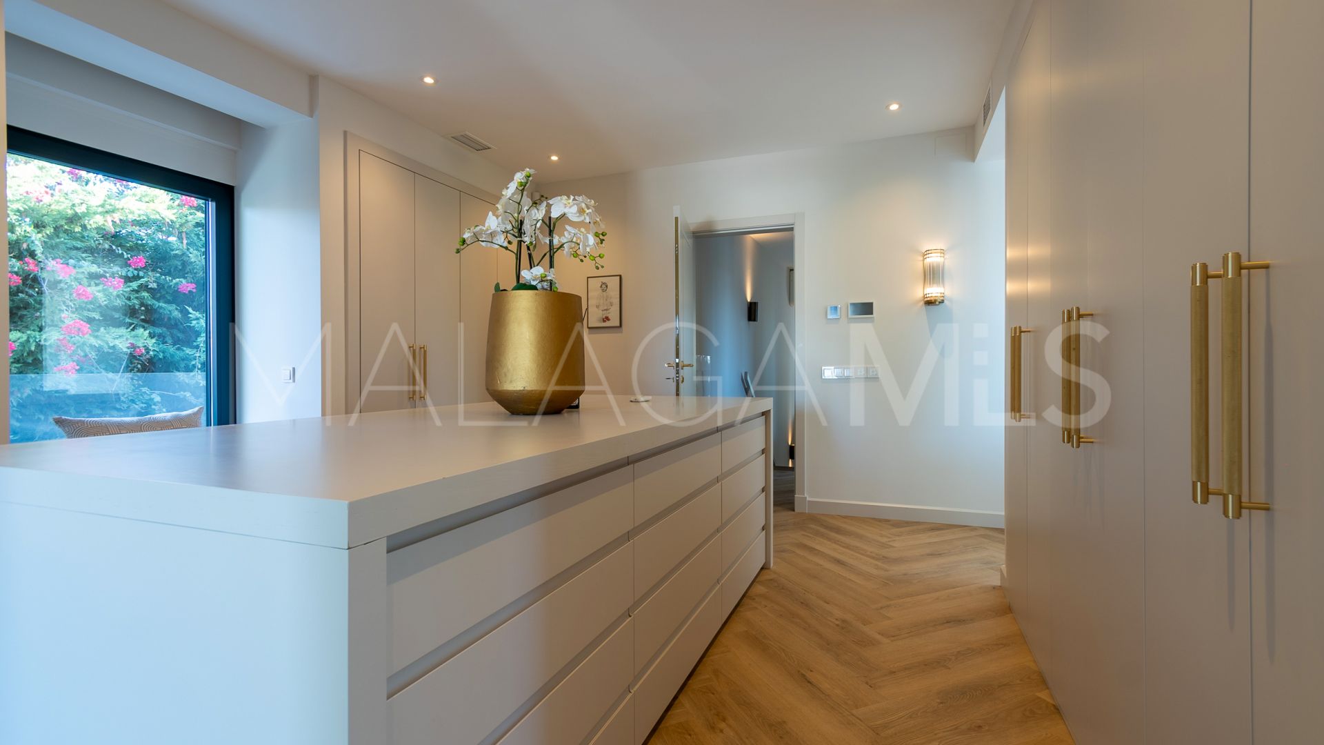 Villa for sale in Artola
