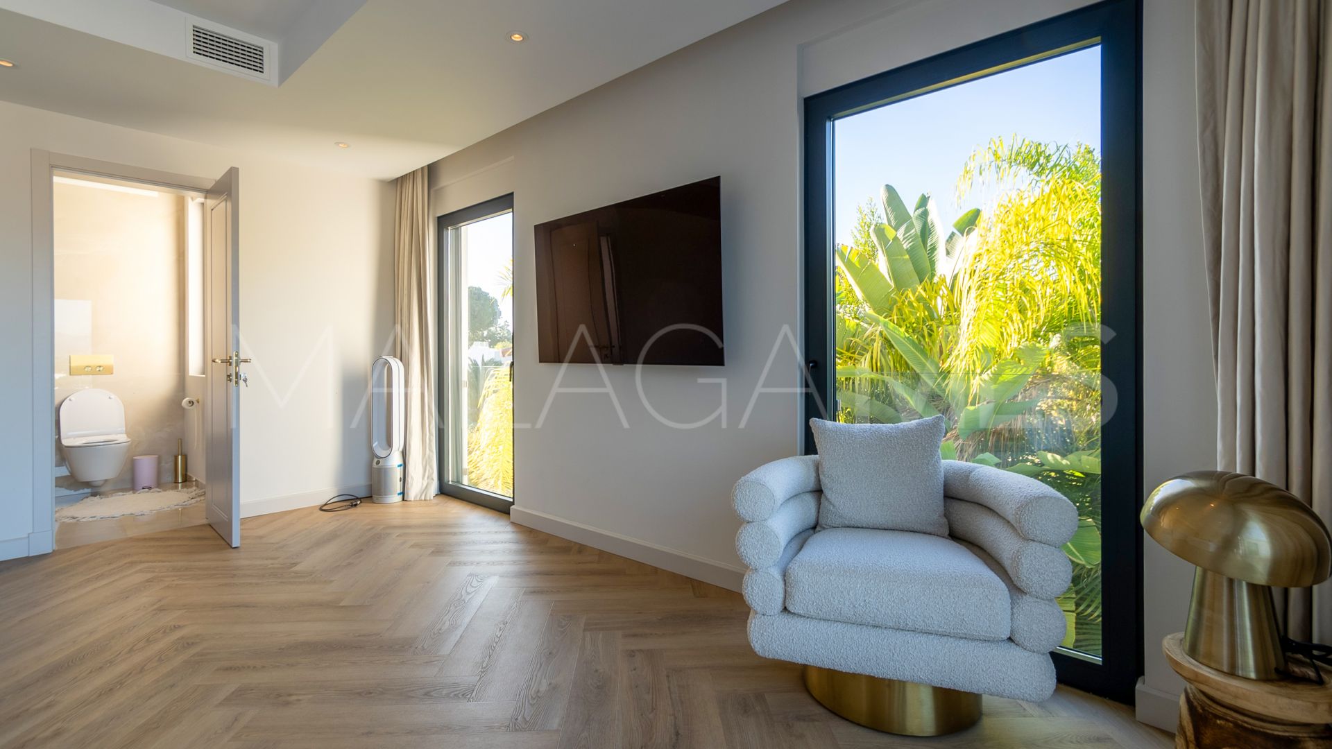 Villa for sale in Artola