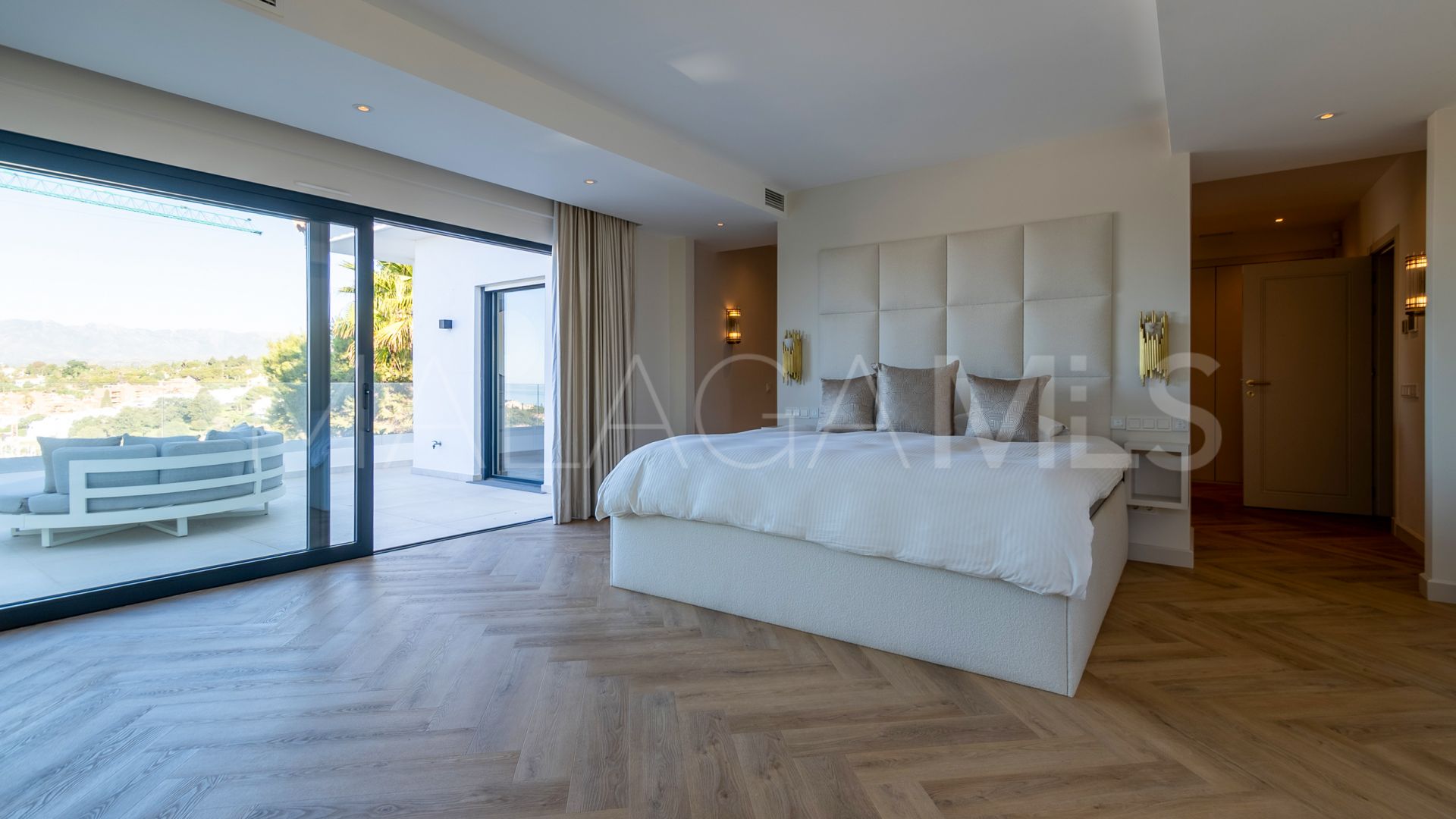 Villa for sale in Artola