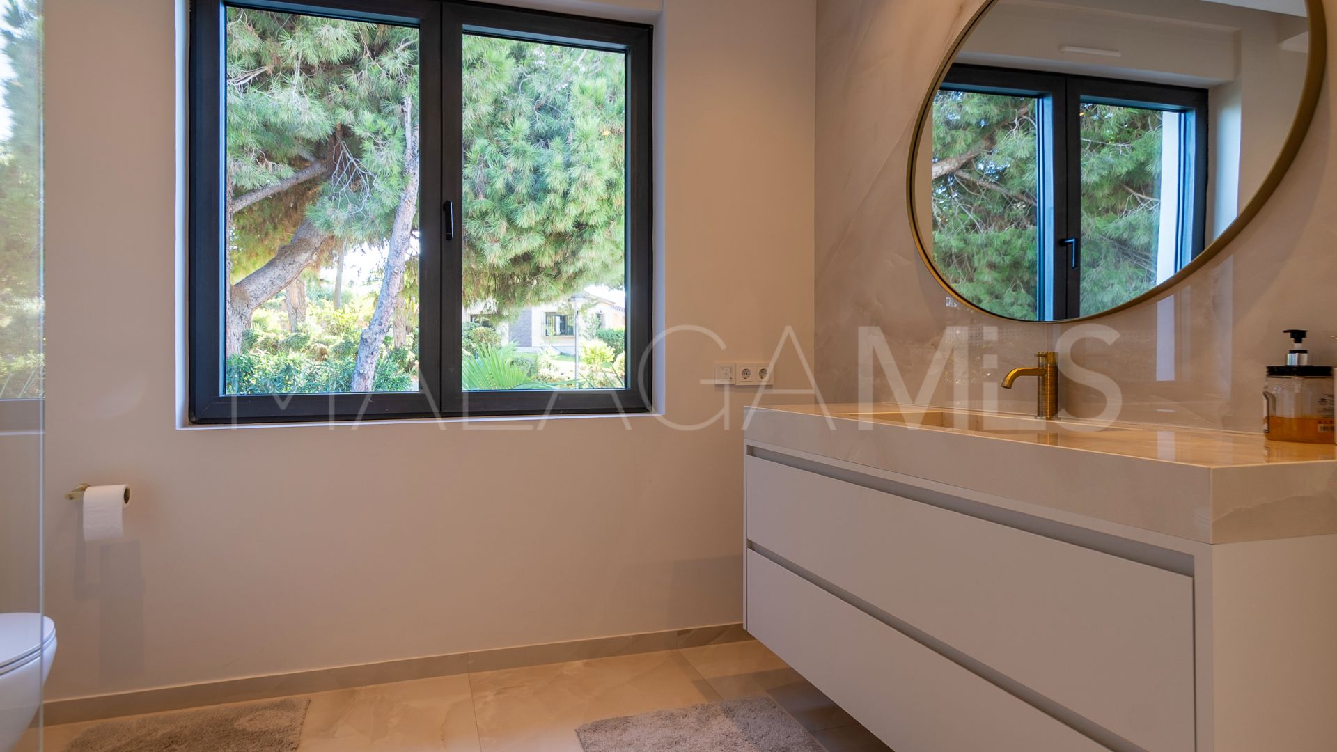 Villa for sale in Artola