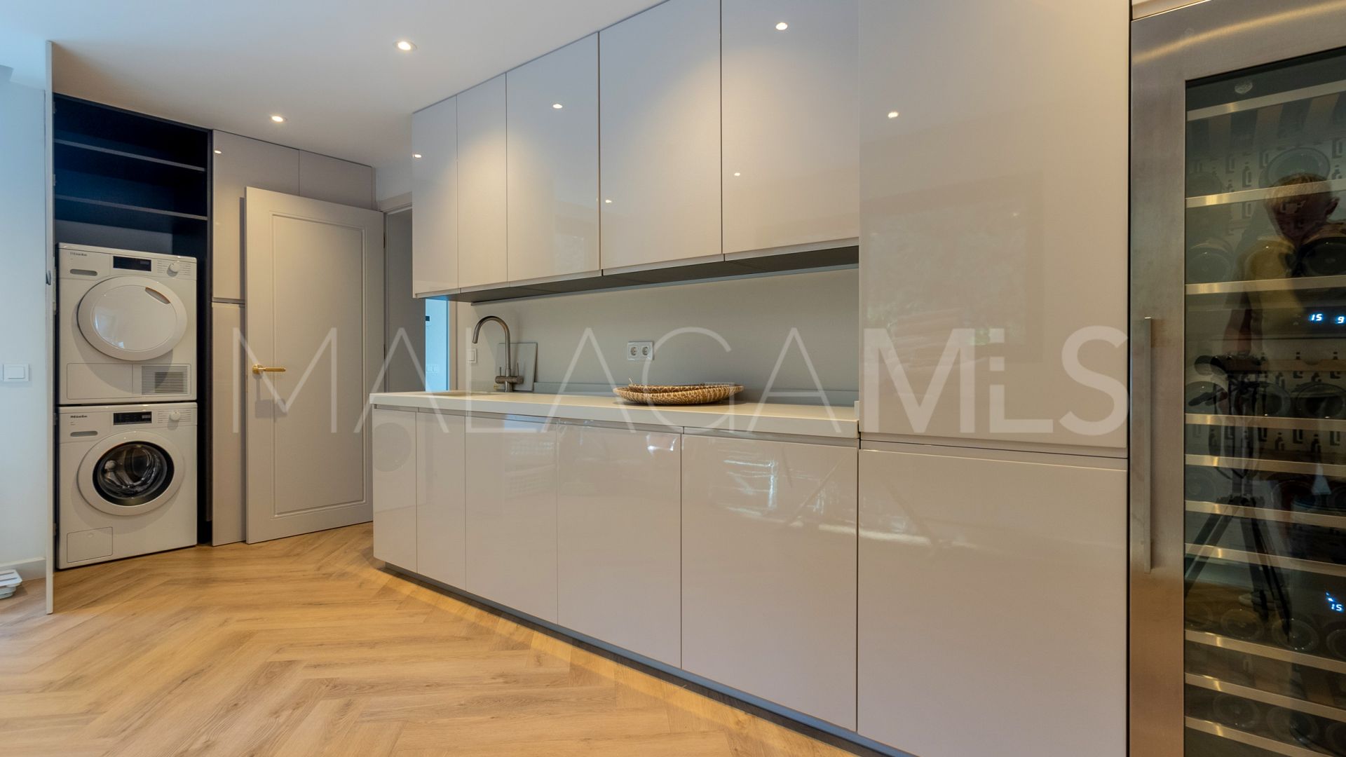 Villa for sale in Artola