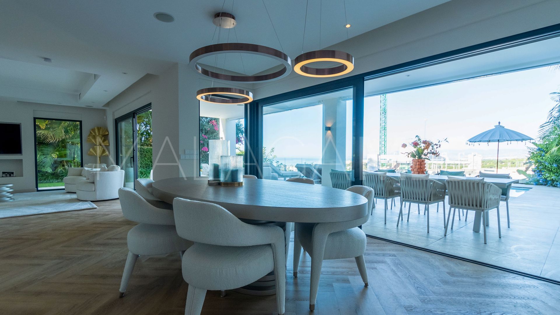 Villa for sale in Artola