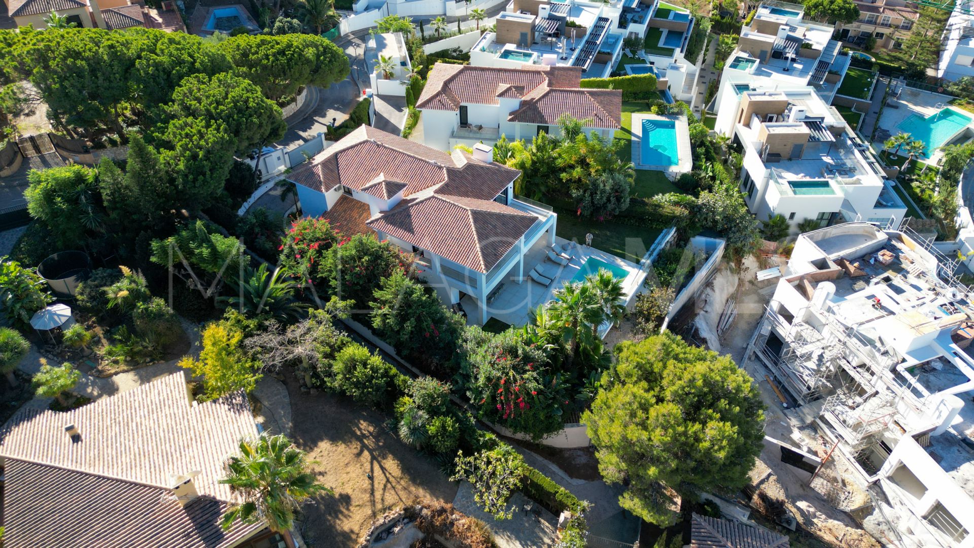 Villa for sale in Artola