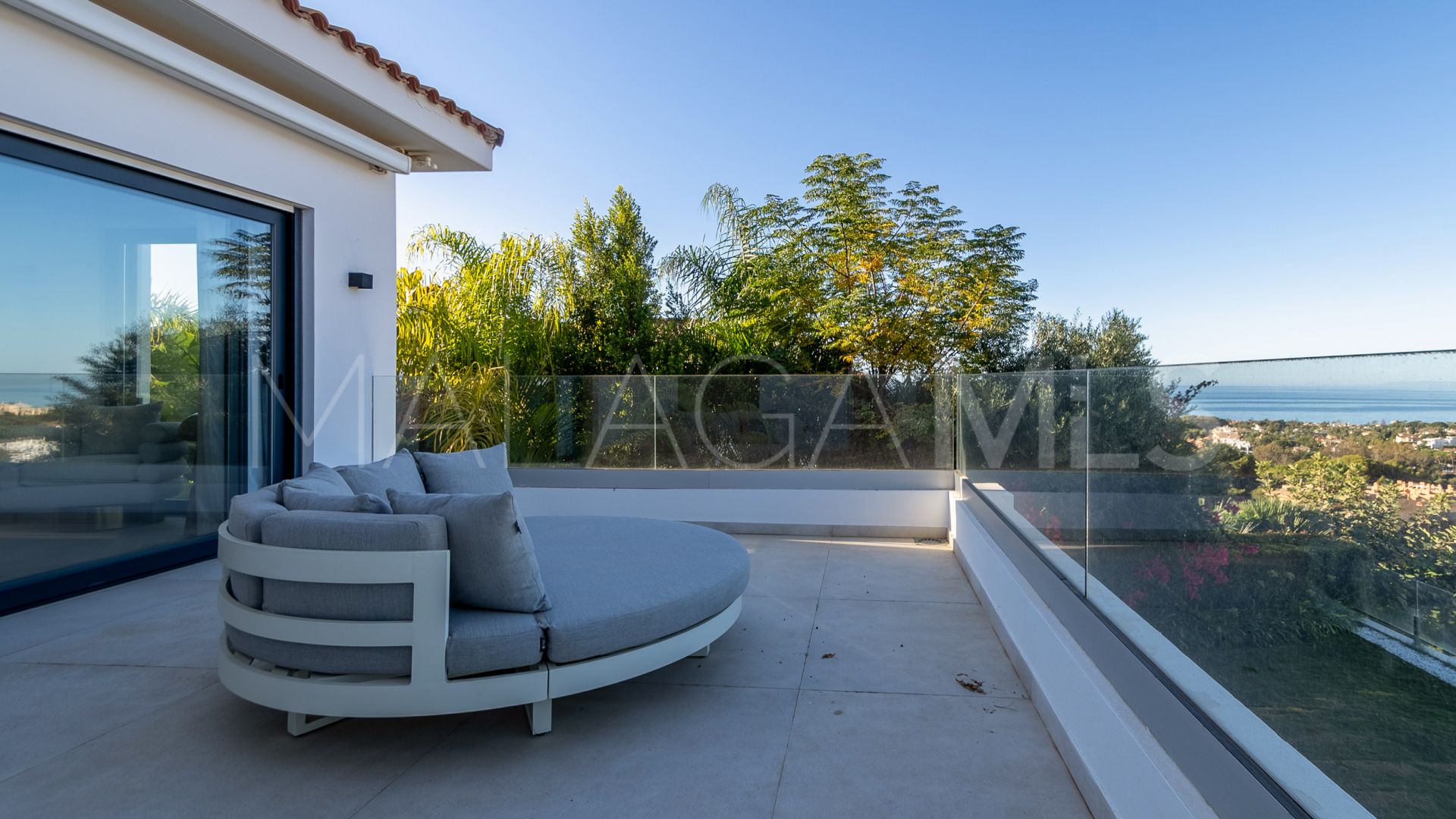 Villa for sale in Artola