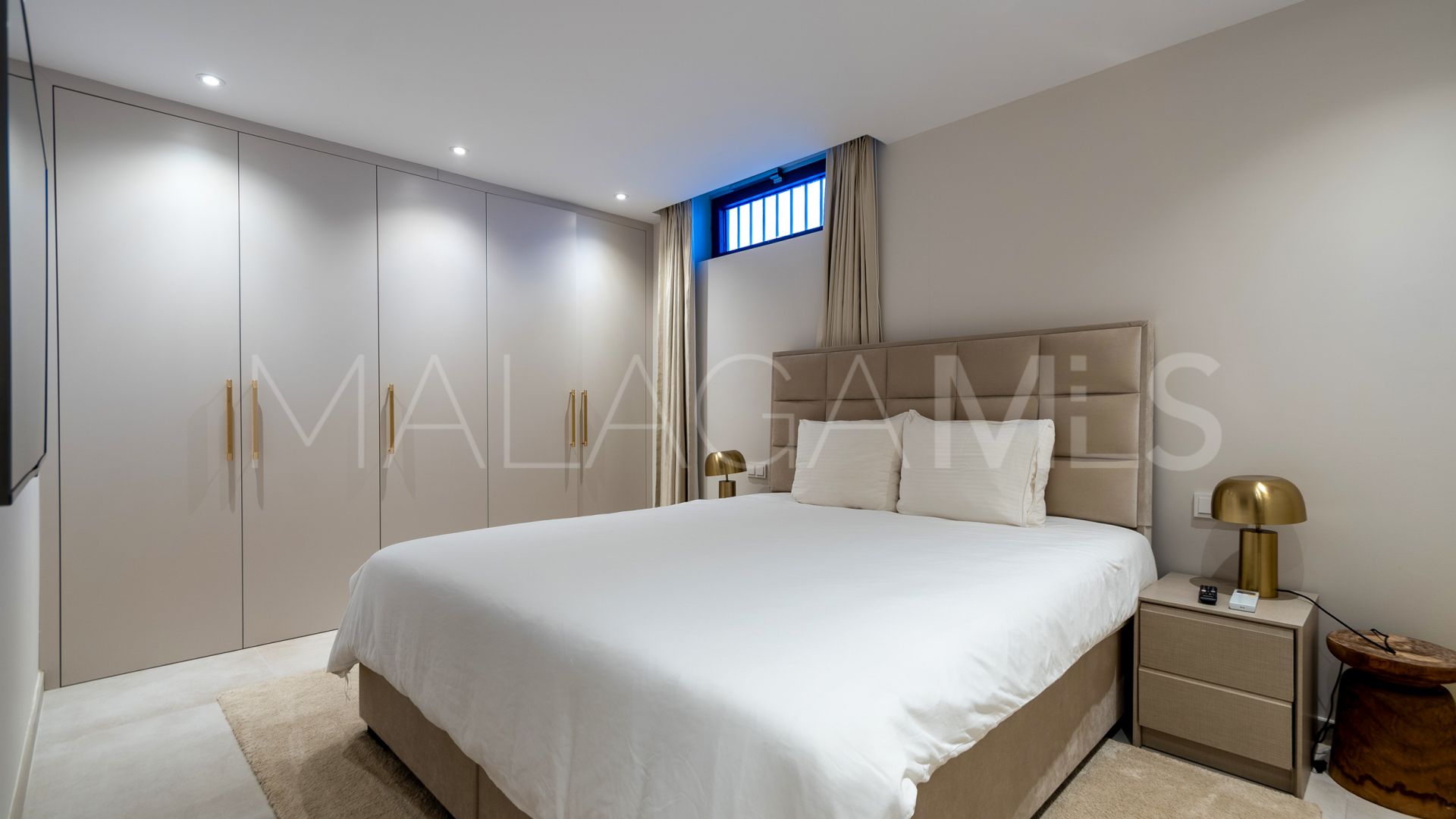 Villa for sale in Artola