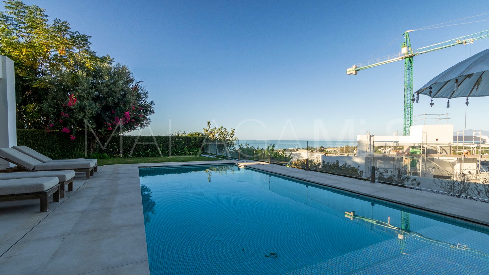 Villa for sale in Artola