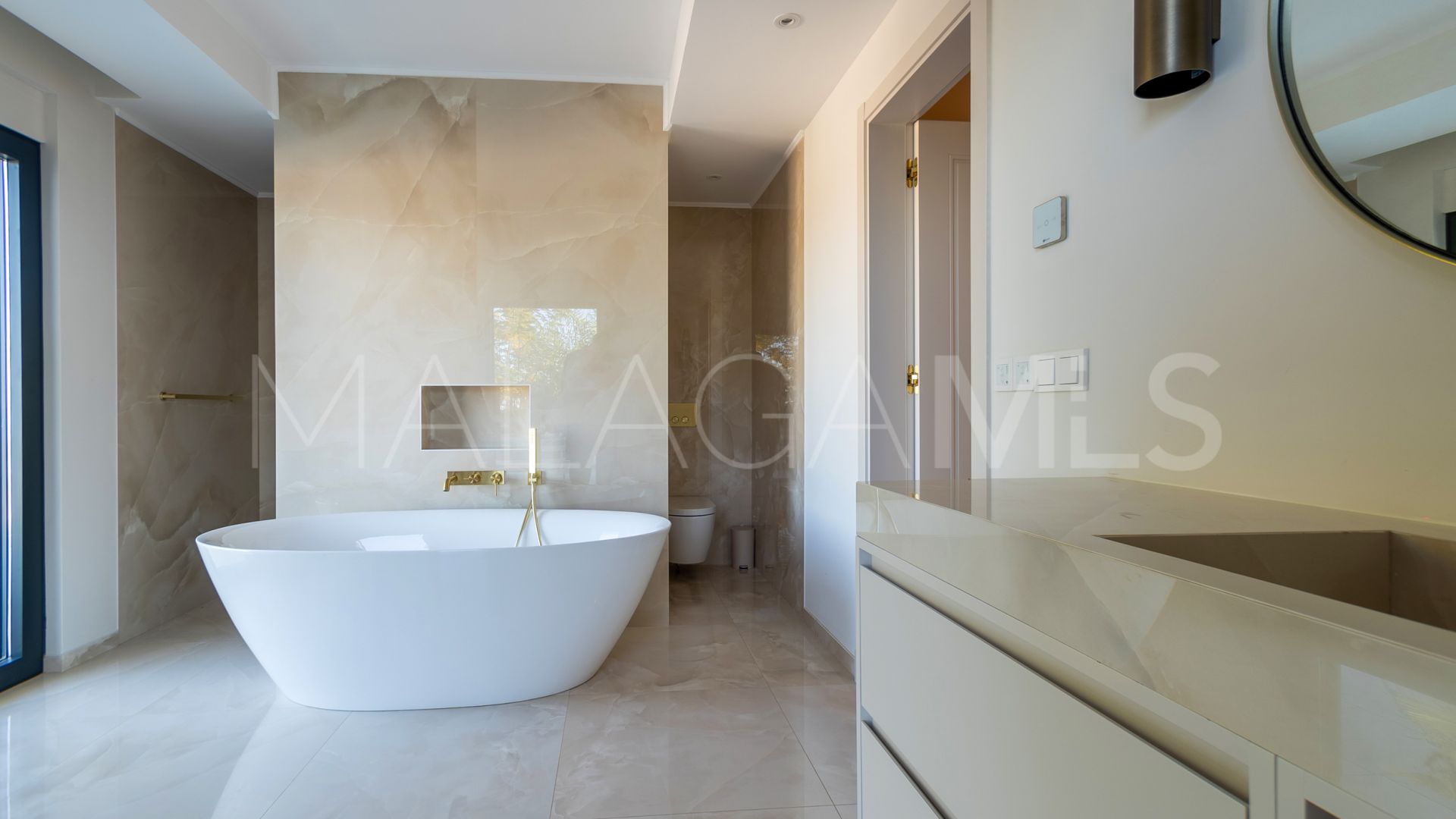 Villa for sale in Artola
