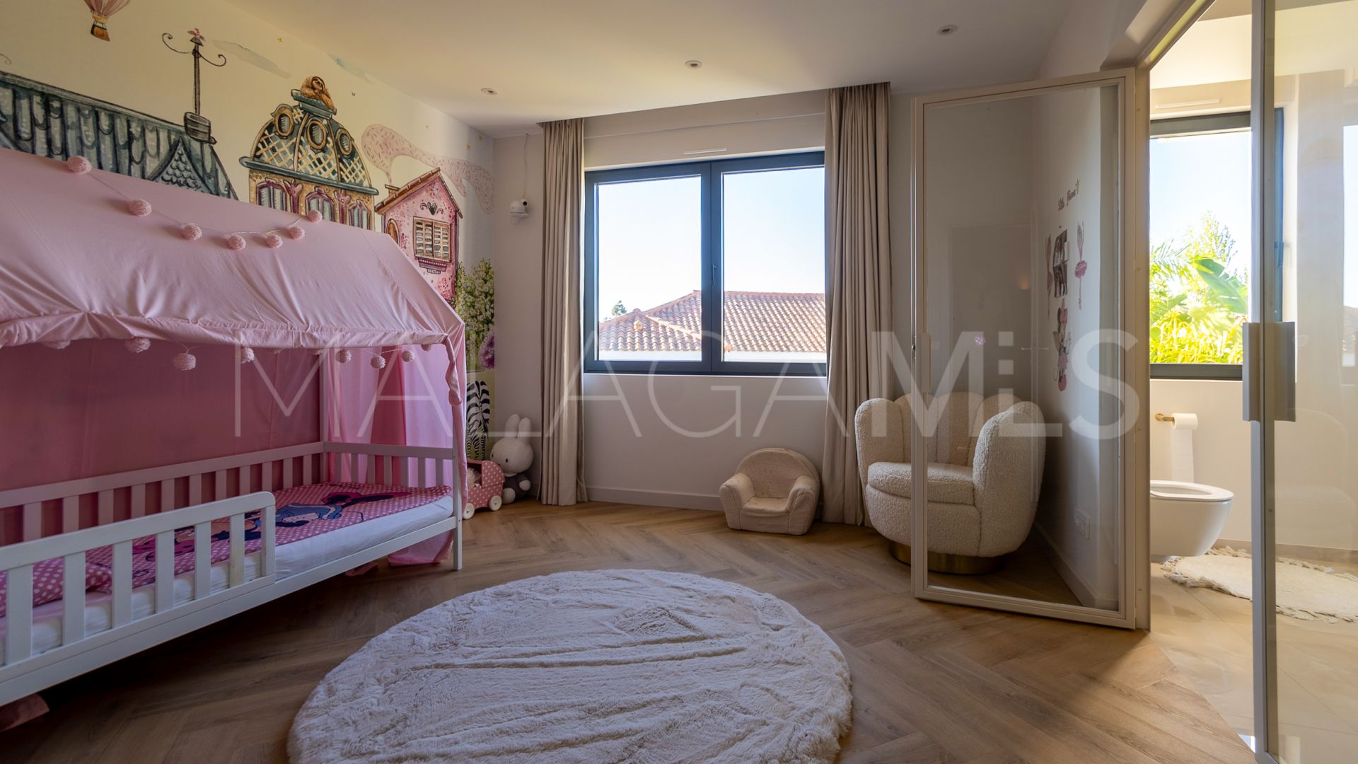 Villa for sale in Artola