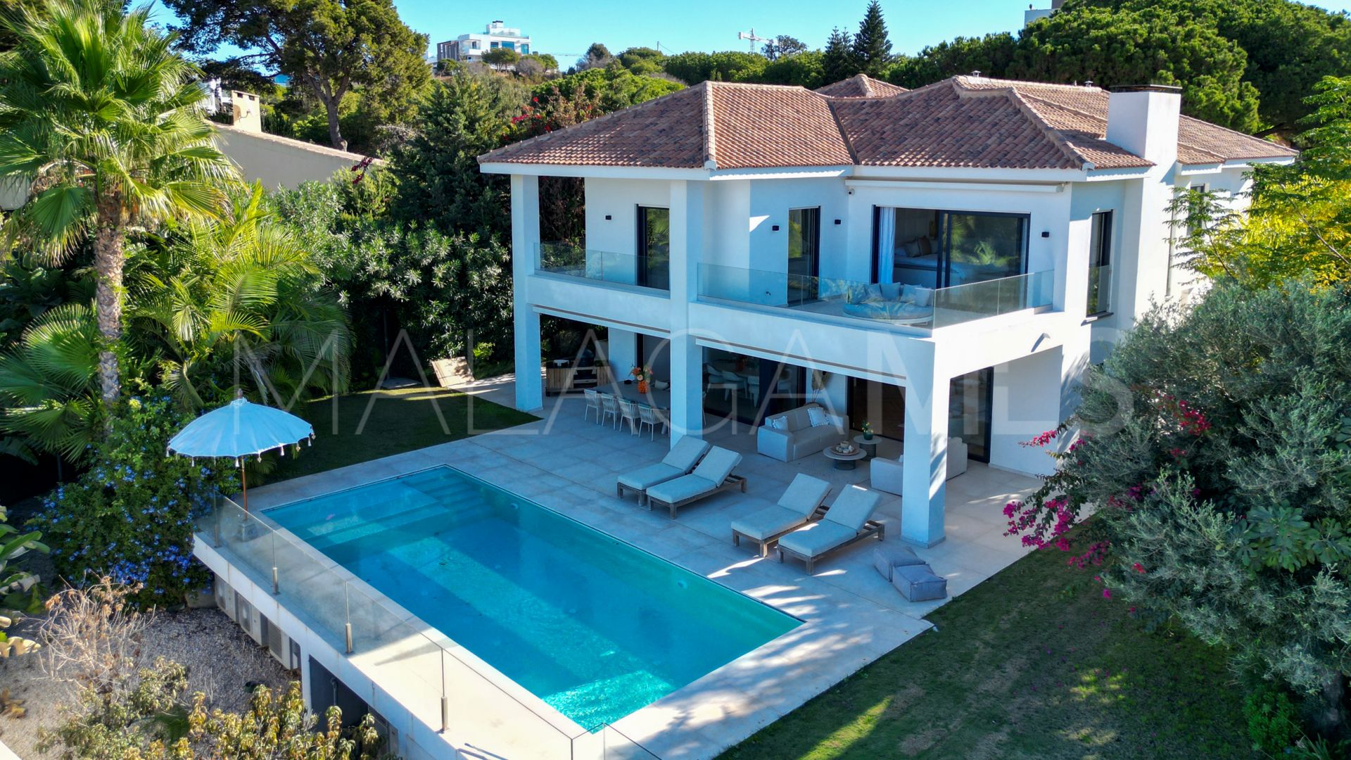 Villa for sale in Artola