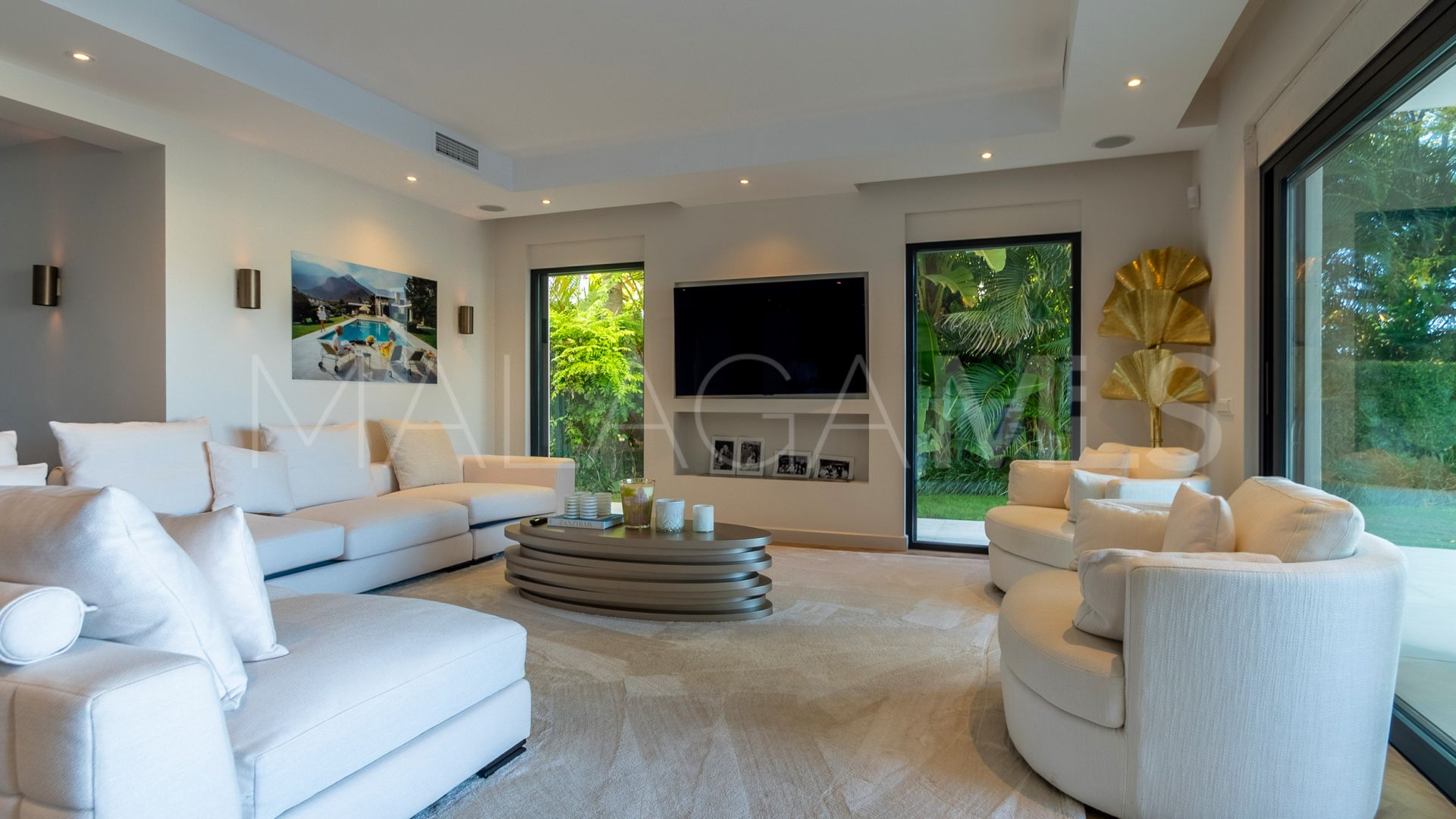 Villa for sale in Artola