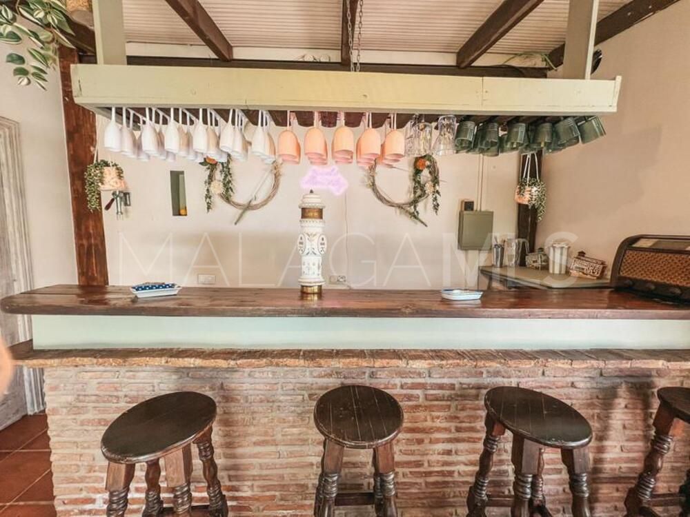 Villa for sale in Nueva Andalucia