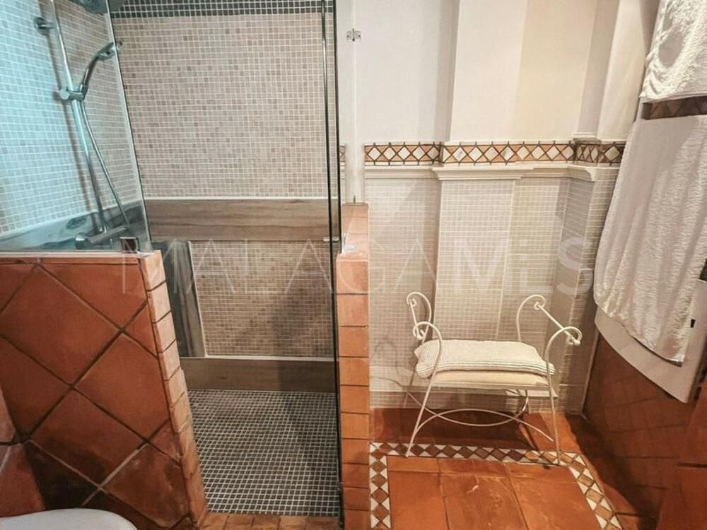 Villa for sale in Nueva Andalucia