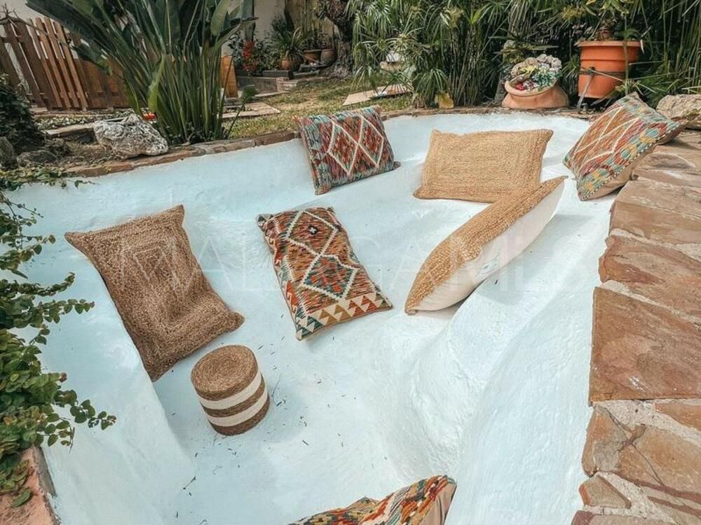 Villa for sale in Nueva Andalucia