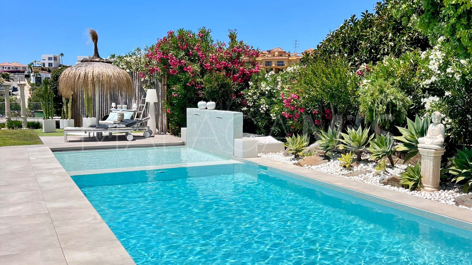 Villa for sale in Miraflores Golf