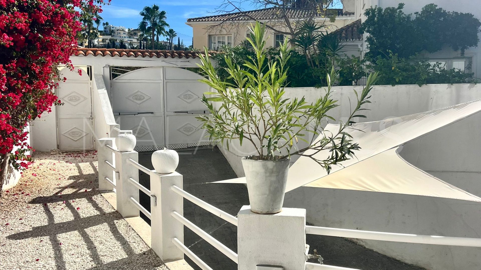 Villa for sale in Miraflores Golf