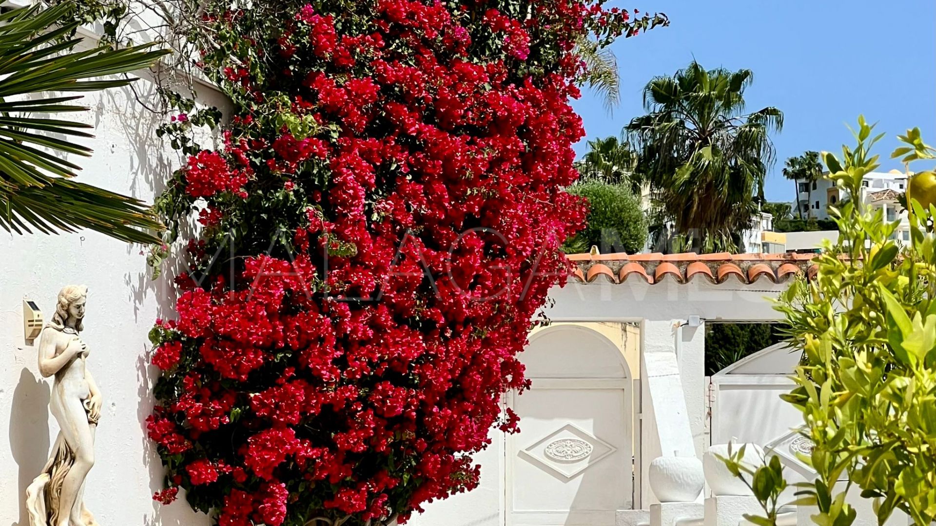 Villa for sale in Miraflores Golf