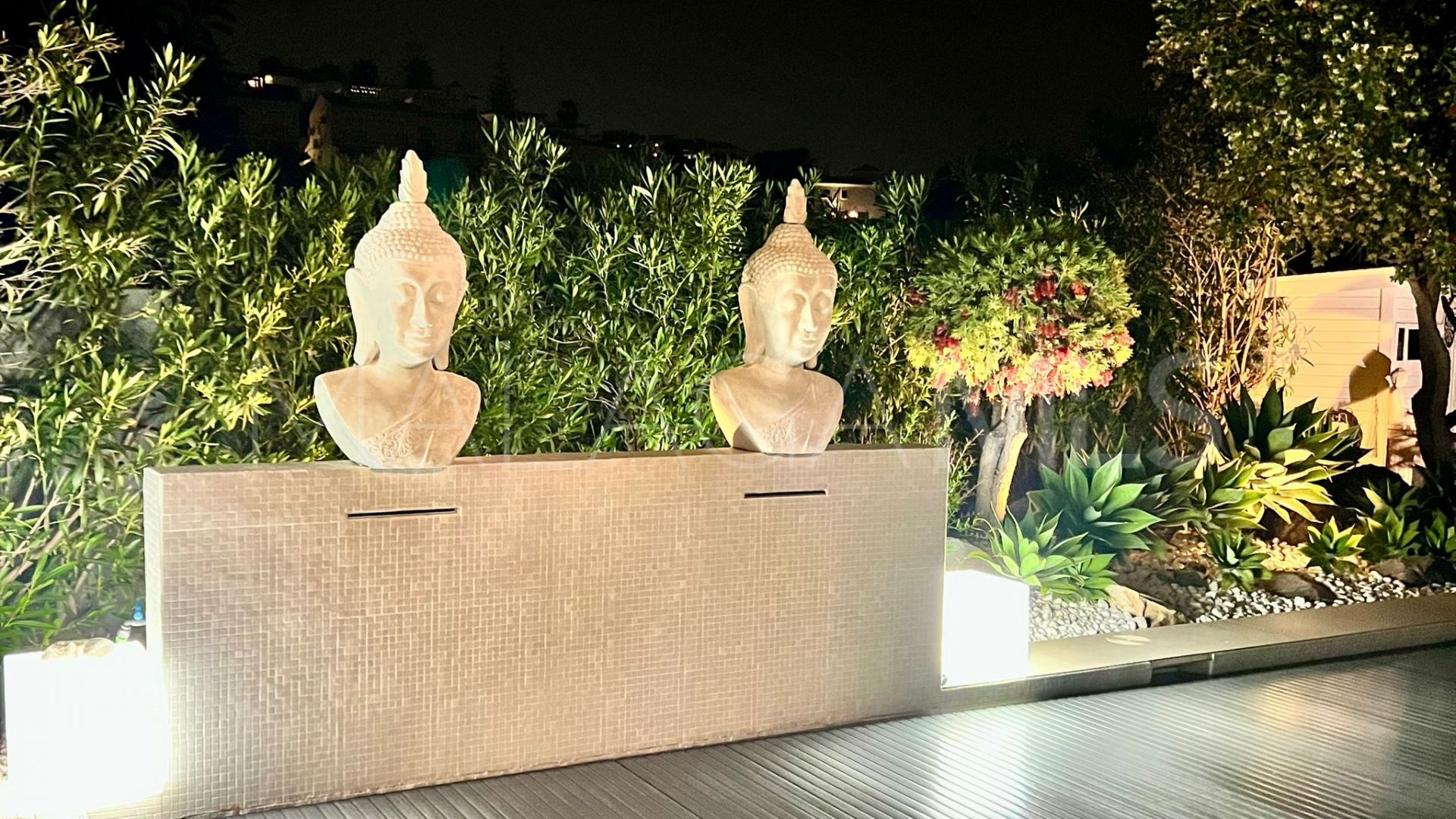 Villa for sale in Miraflores Golf