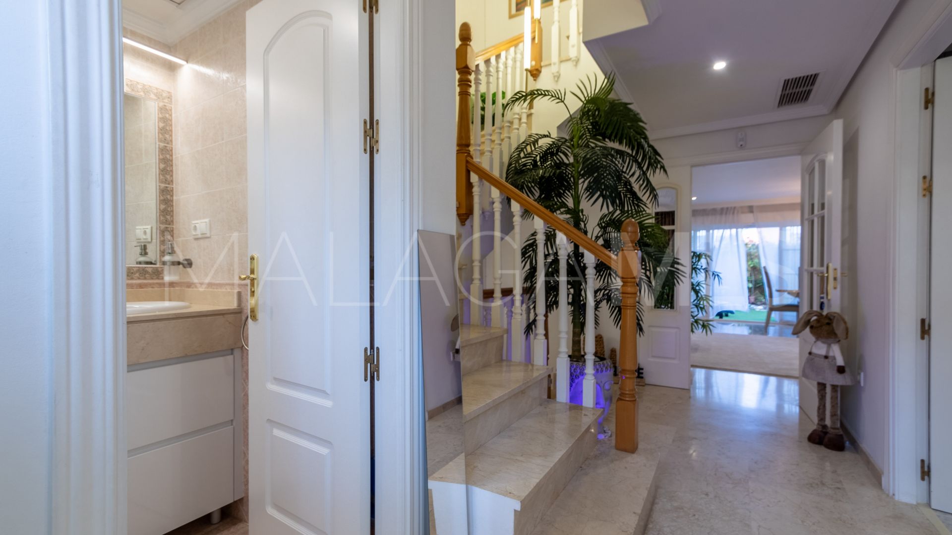 Radhus for sale in Sitio de Calahonda