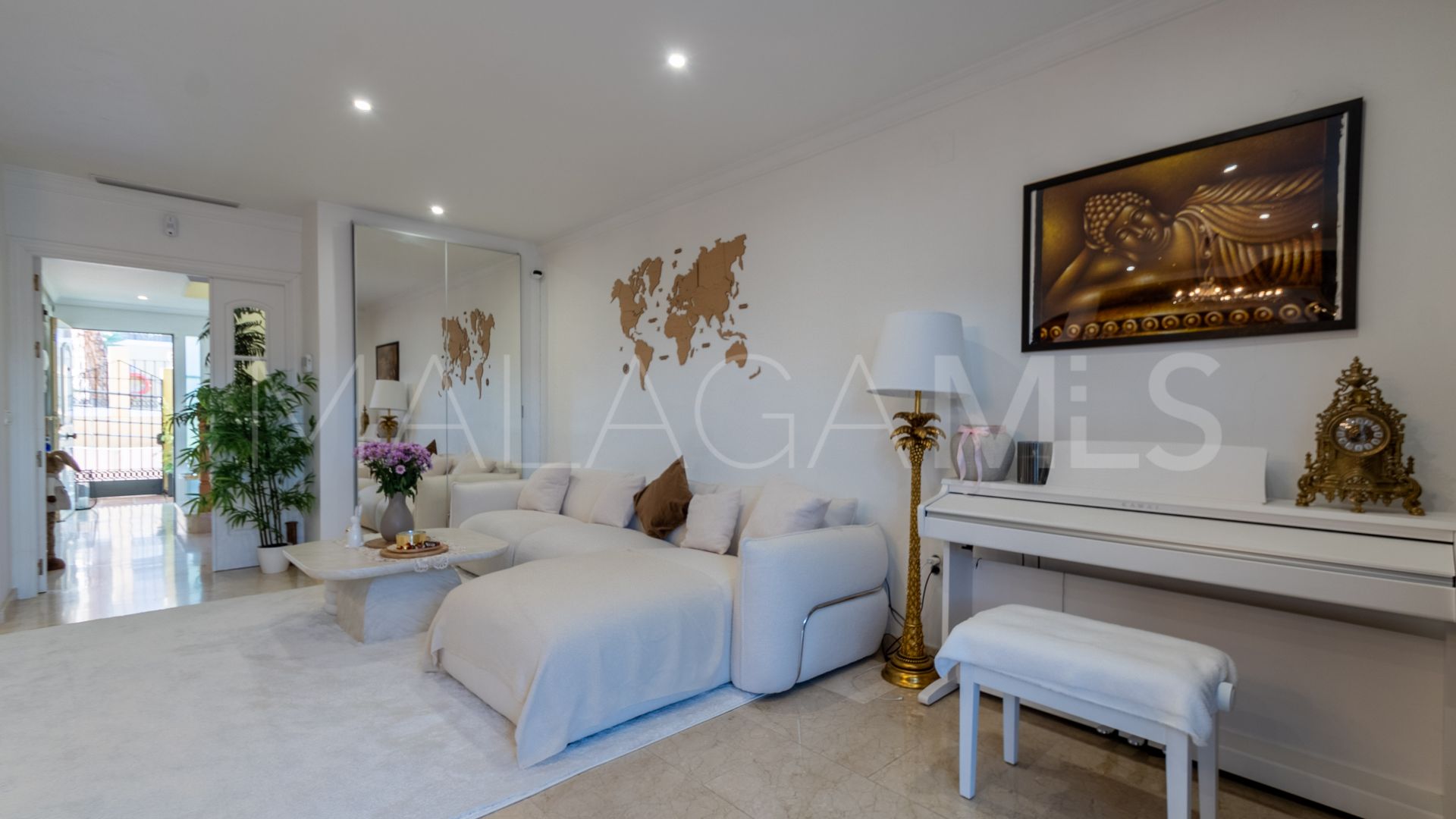 Radhus for sale in Sitio de Calahonda