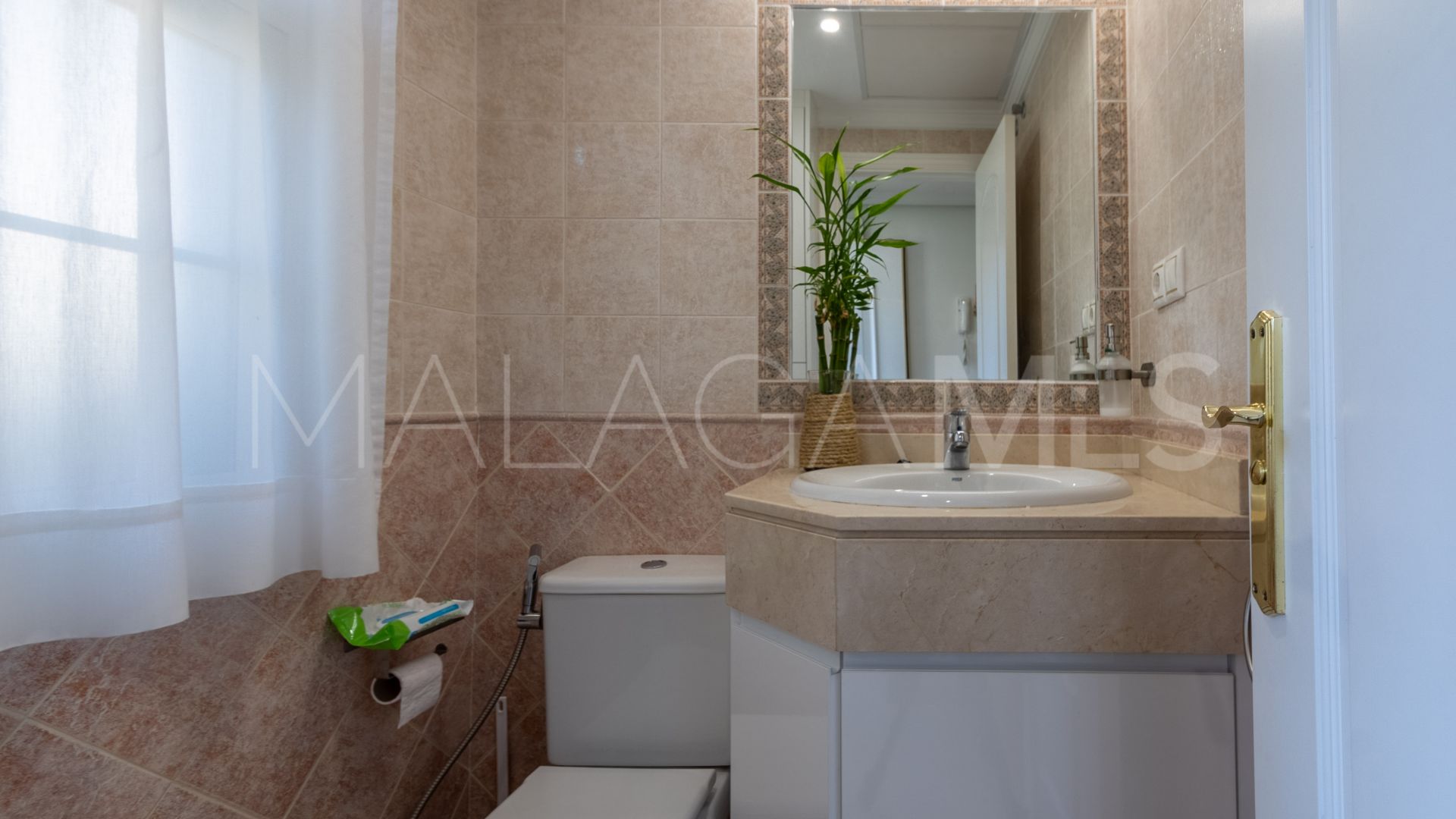 Radhus for sale in Sitio de Calahonda