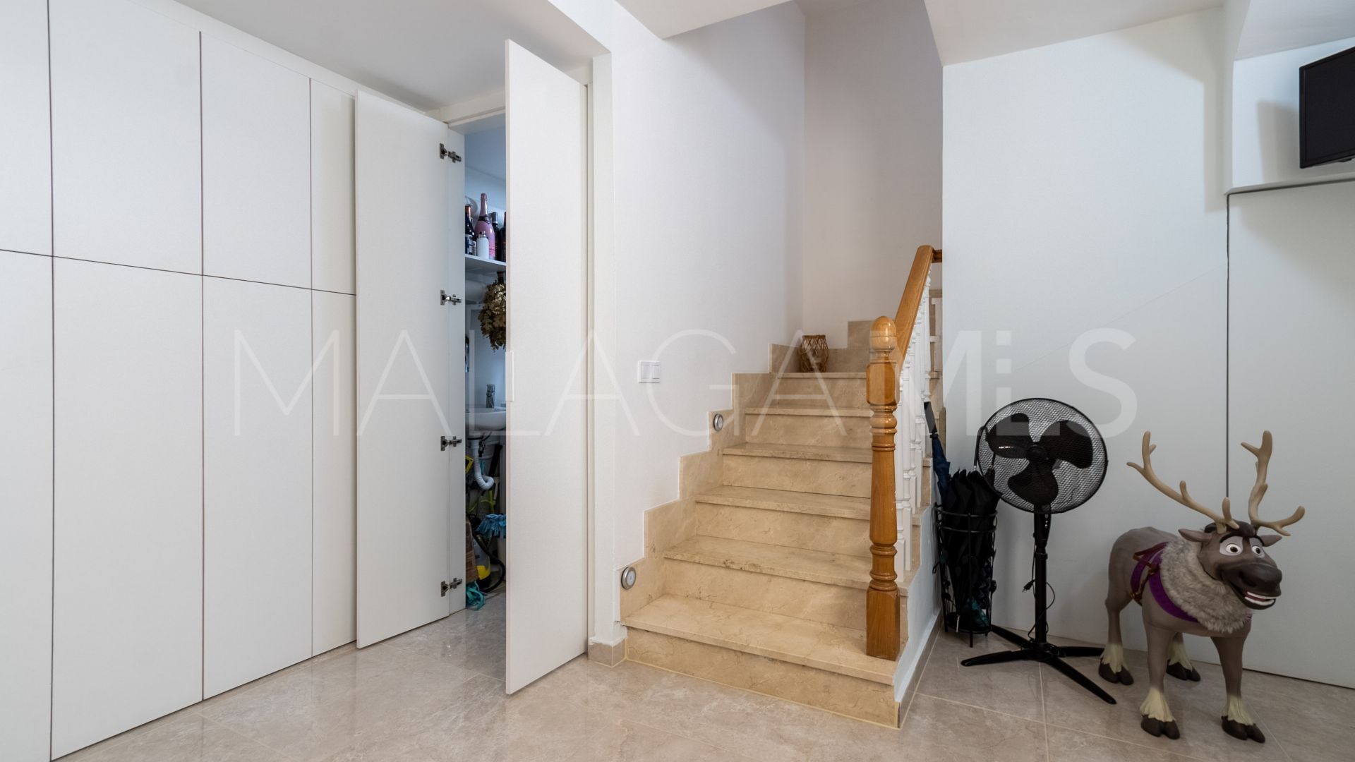 Radhus for sale in Sitio de Calahonda