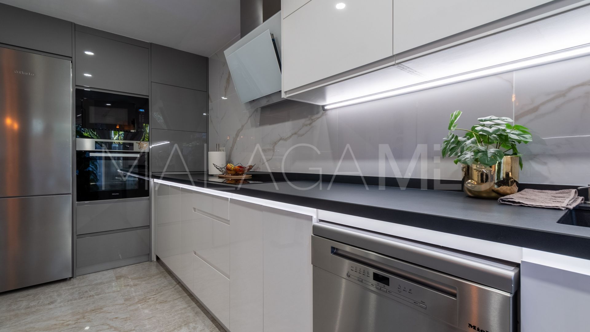 Radhus for sale in Sitio de Calahonda
