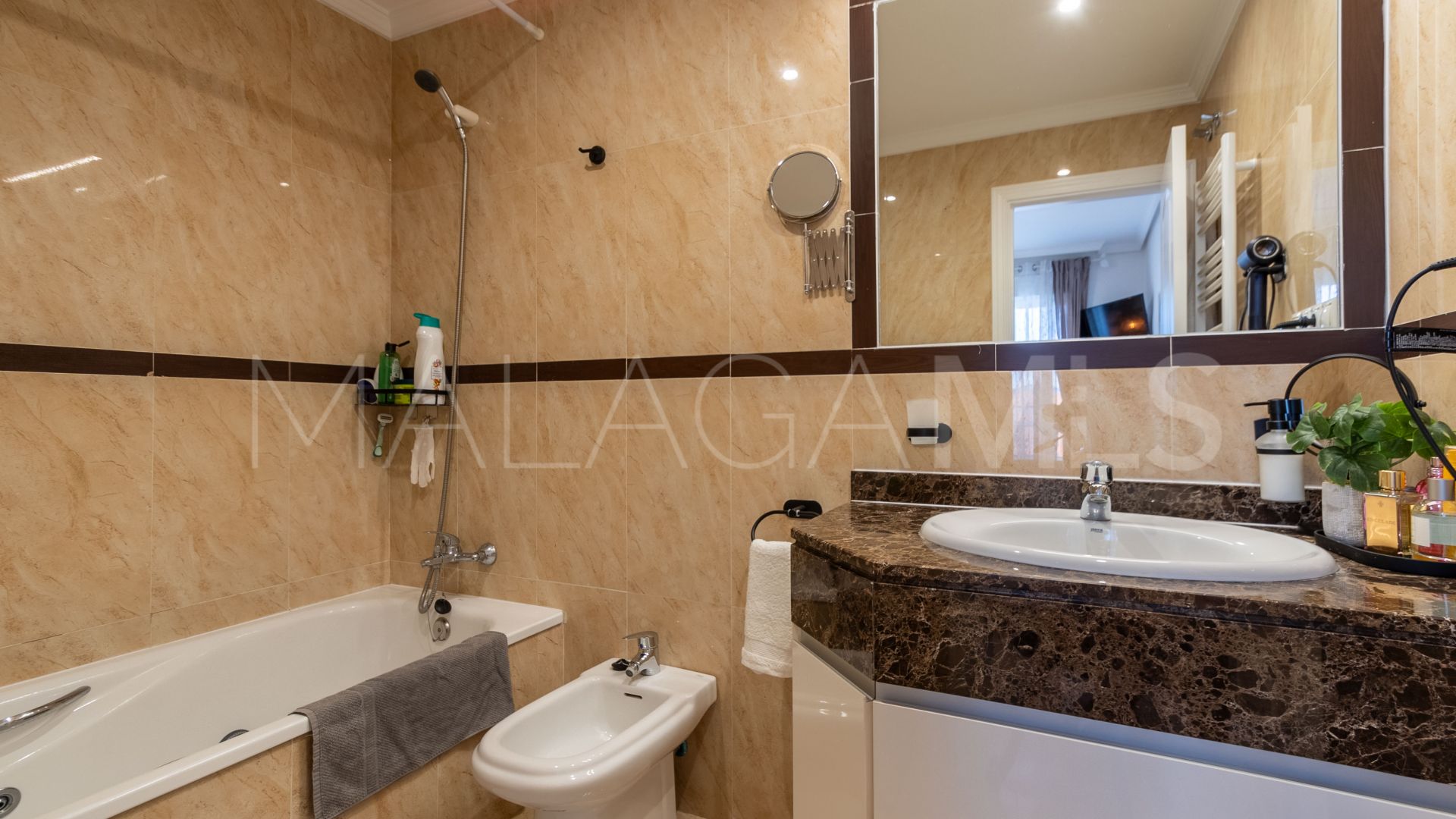 Radhus for sale in Sitio de Calahonda