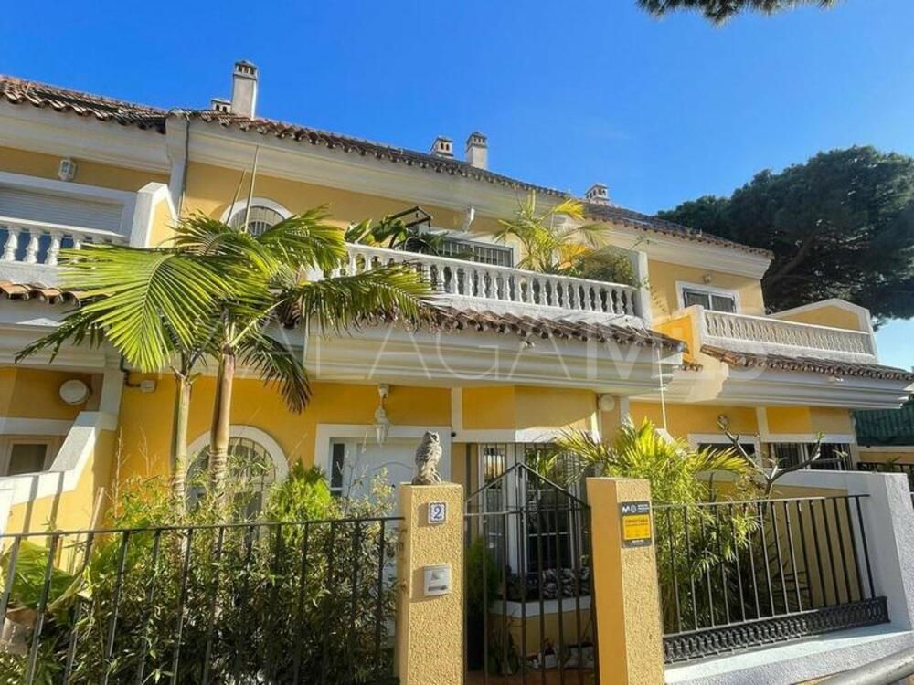 Radhus for sale in Sitio de Calahonda