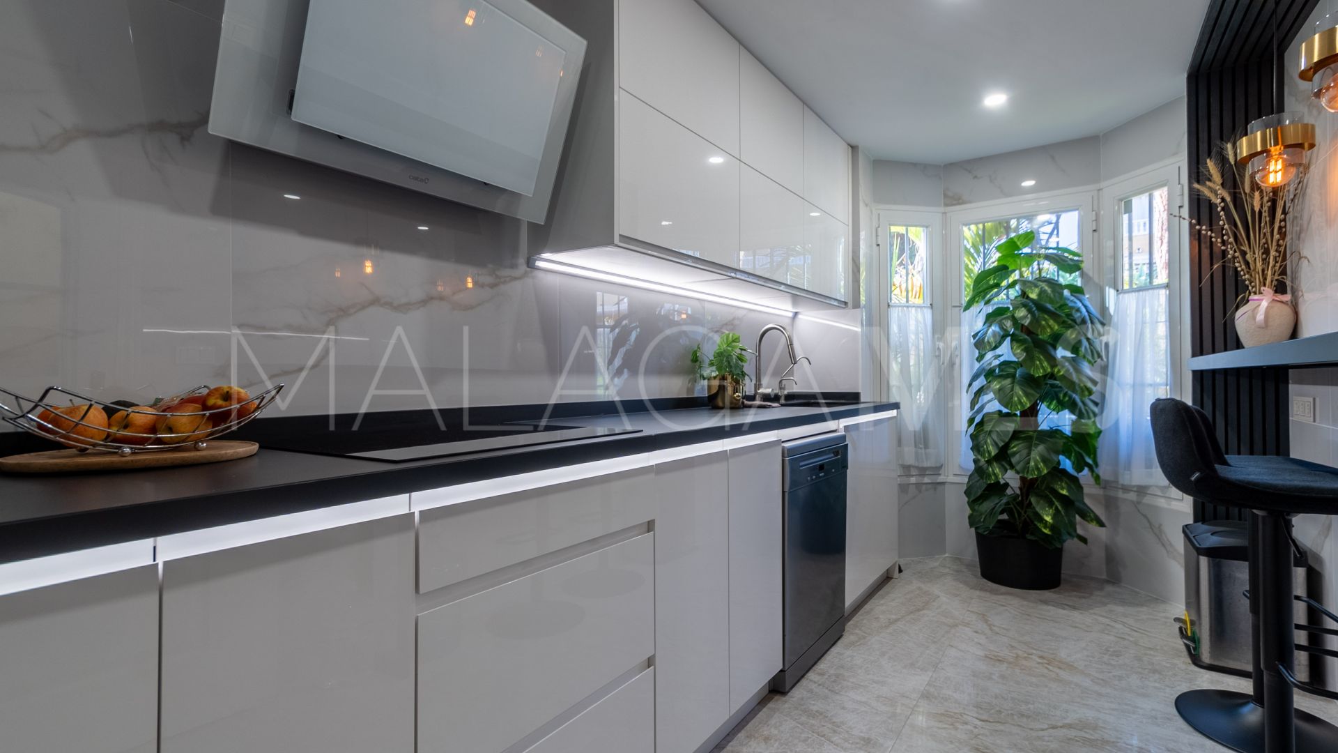 Radhus for sale in Sitio de Calahonda