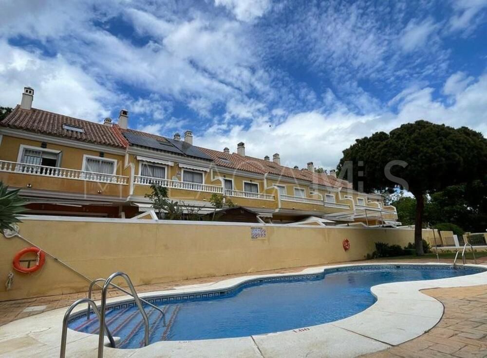 Radhus for sale in Sitio de Calahonda