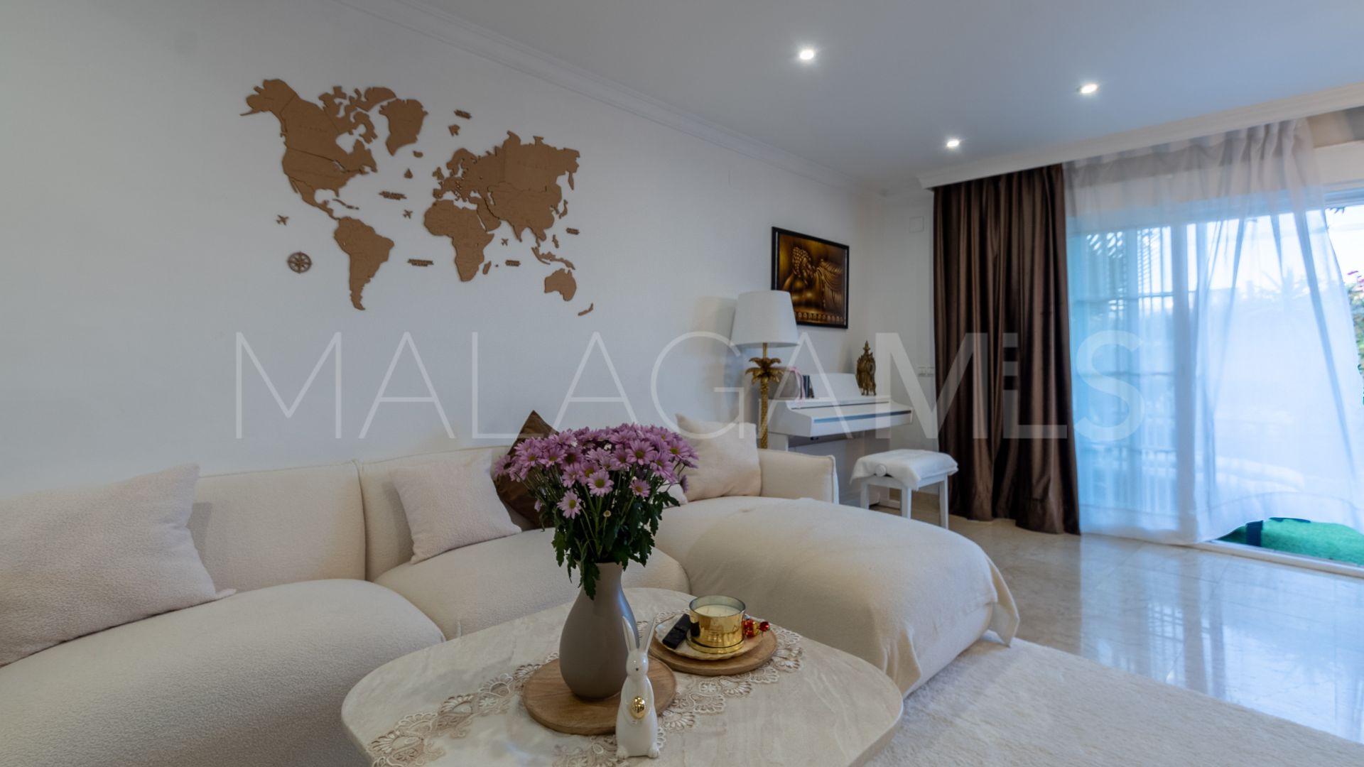 Radhus for sale in Sitio de Calahonda