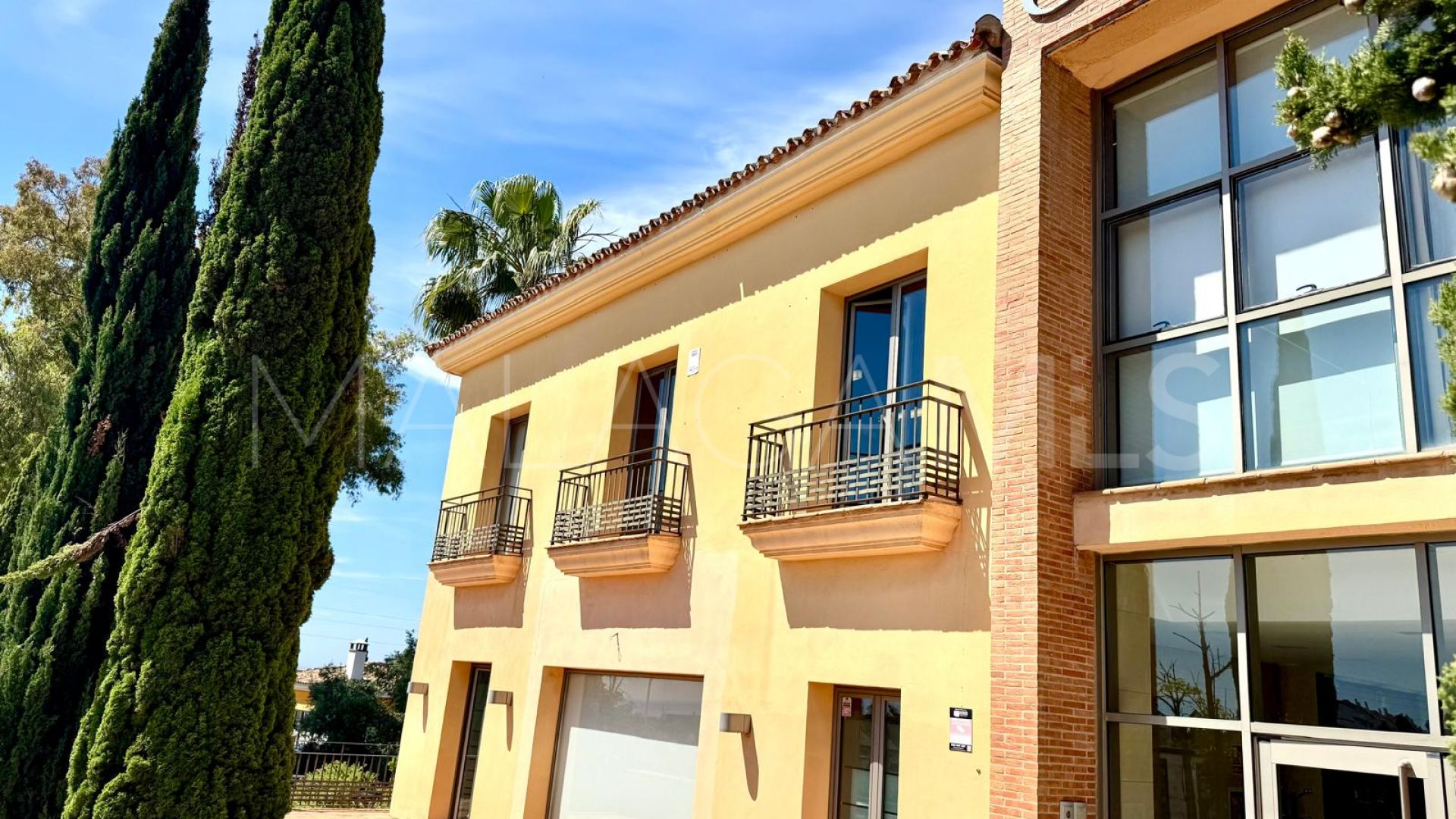 Kontor for sale in Sierra Blanca