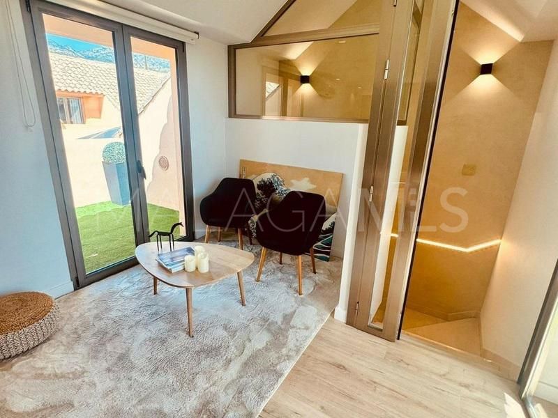 Kontor for sale in Sierra Blanca