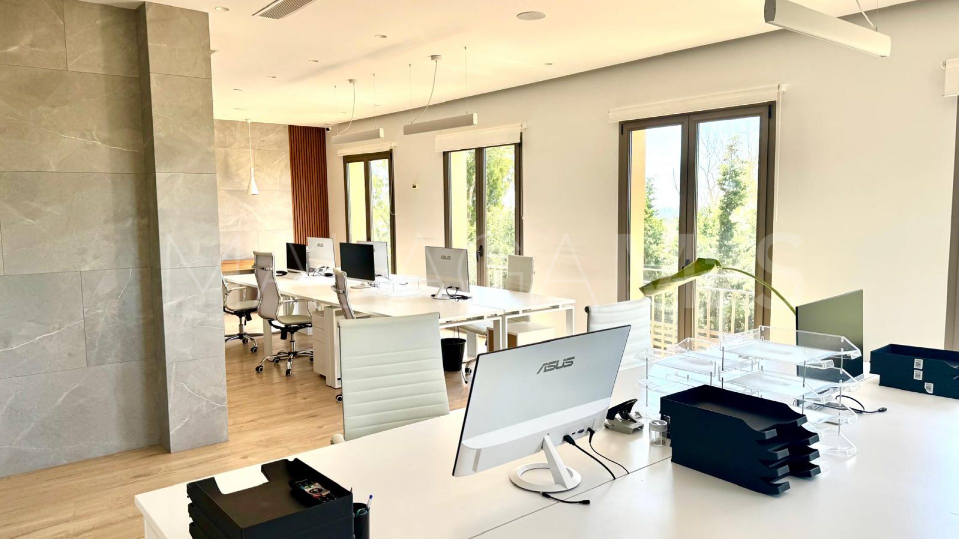 Kontor for sale in Sierra Blanca