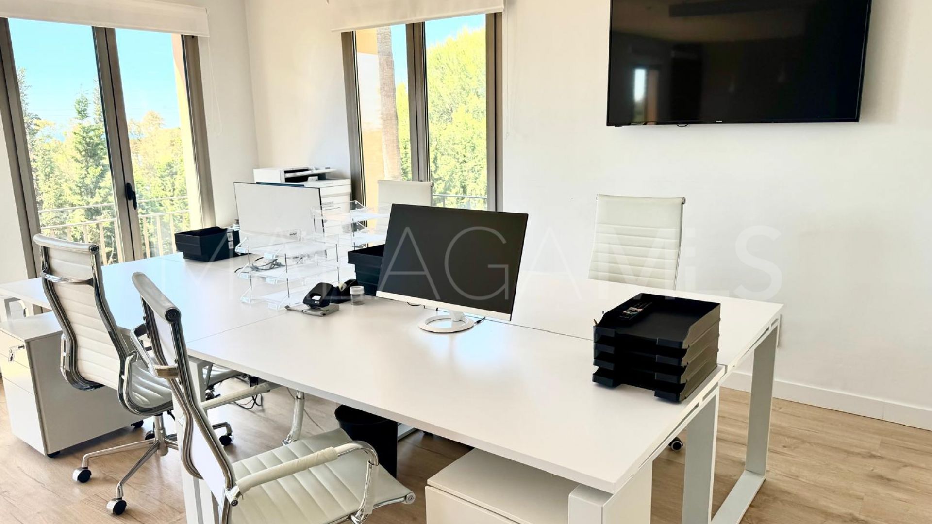 Kontor for sale in Sierra Blanca