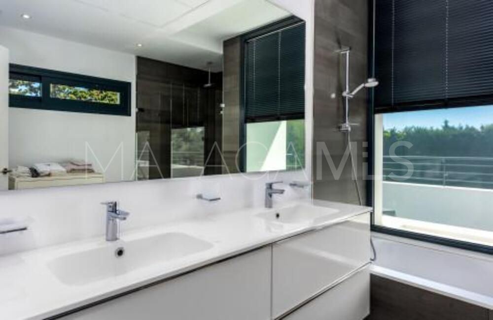 Villa for sale in Isdabe