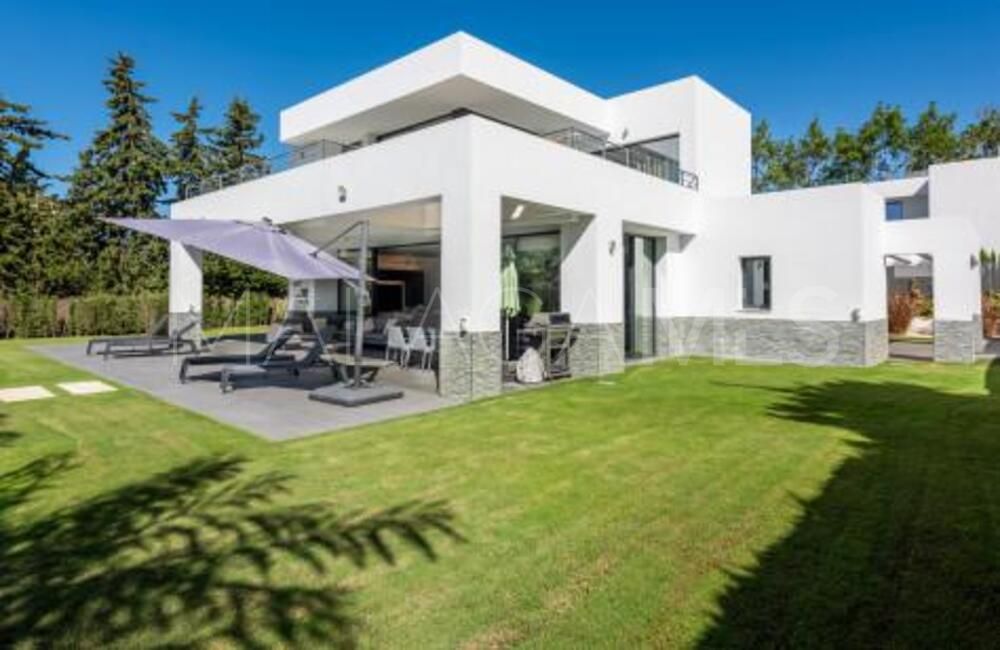 Villa for sale in Isdabe