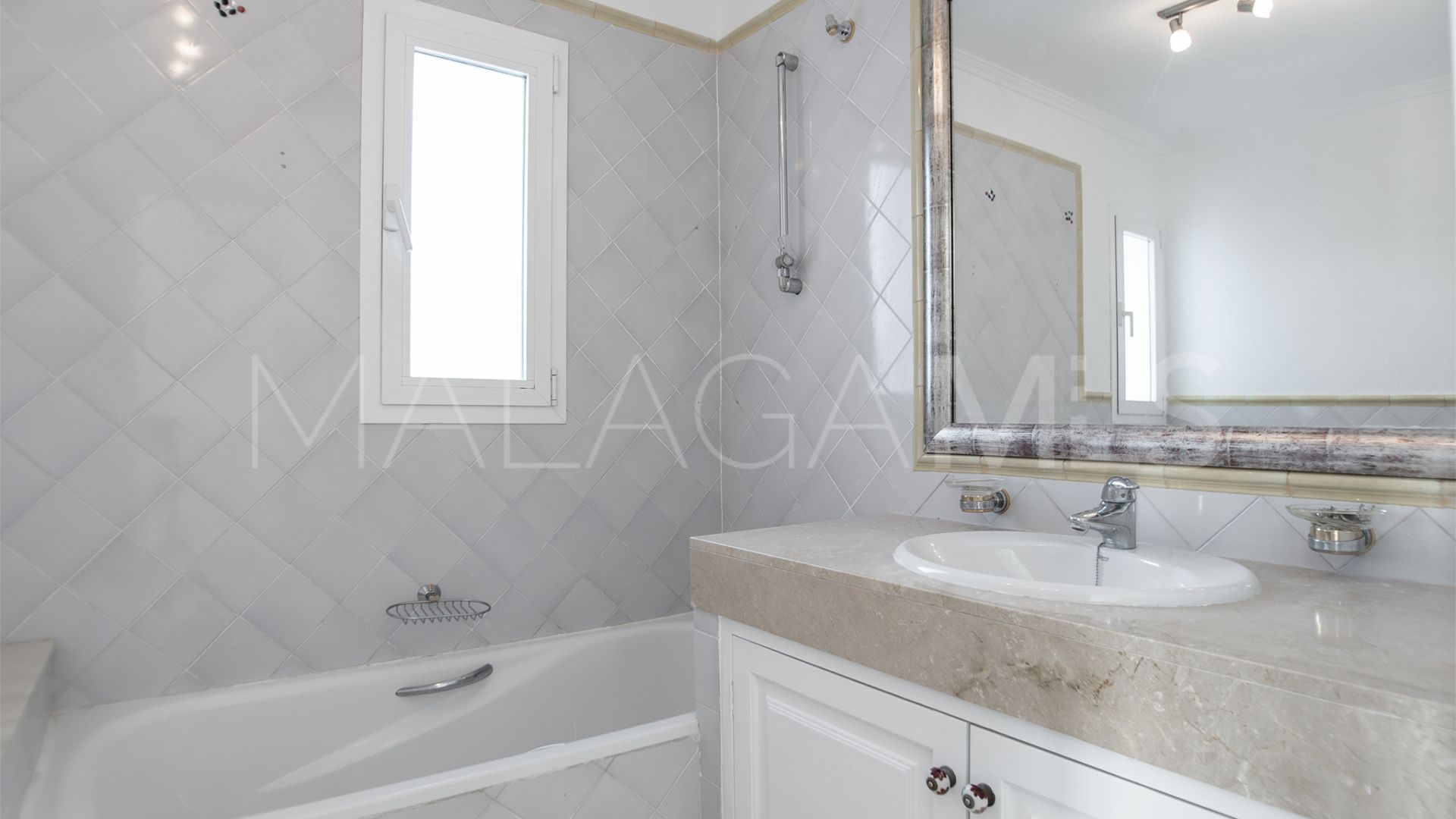 Los Naranjos Golf 4 bedrooms villa for sale