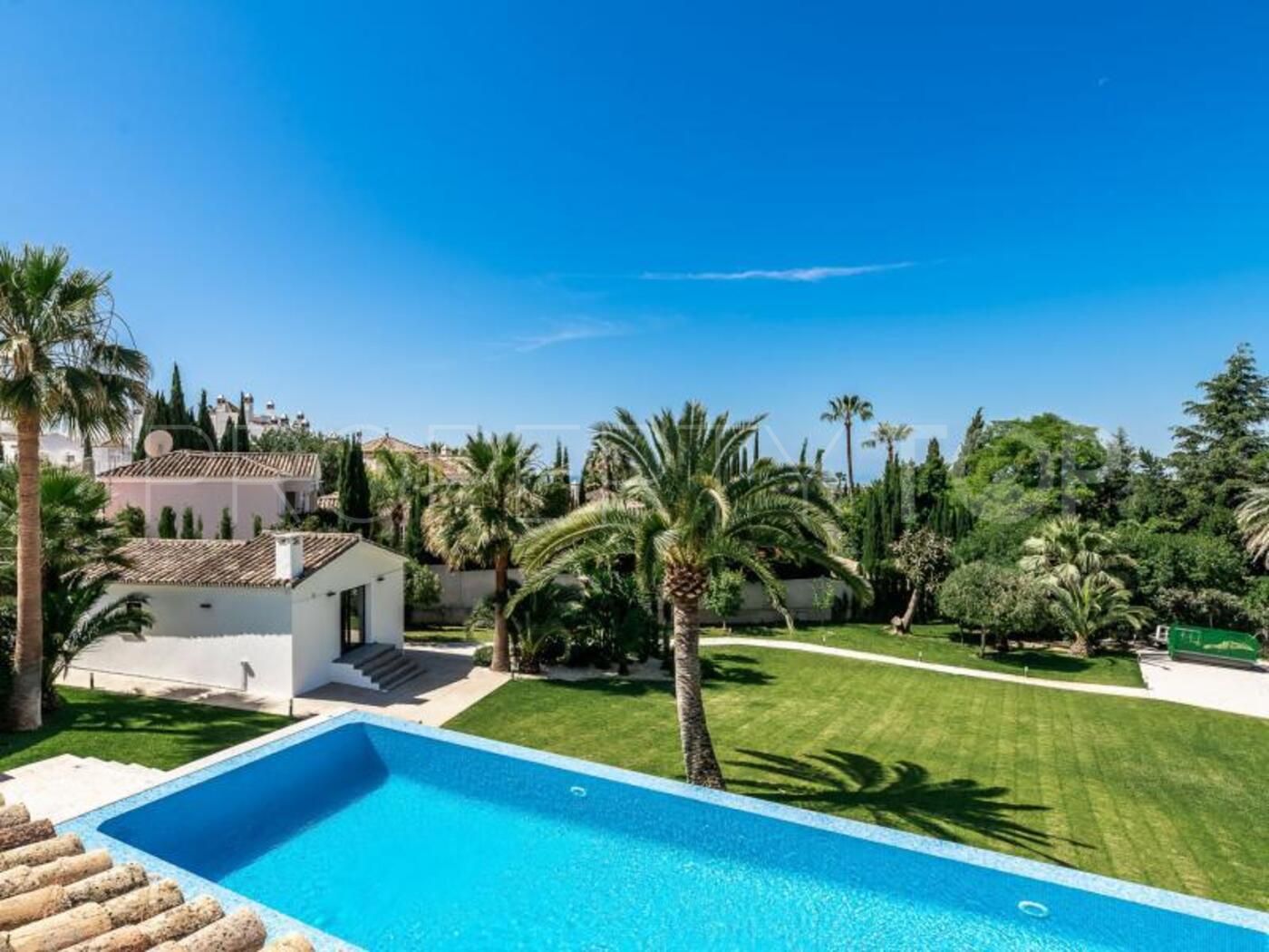 Villa a la venta en Marbella Hill Club con 6 dormitorios