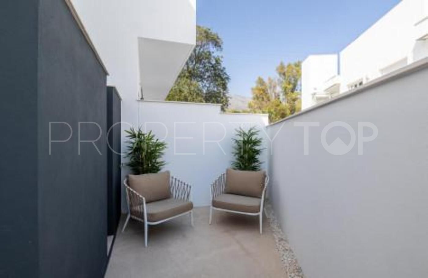Semi detached house for sale in Los Naranjos de Marbella