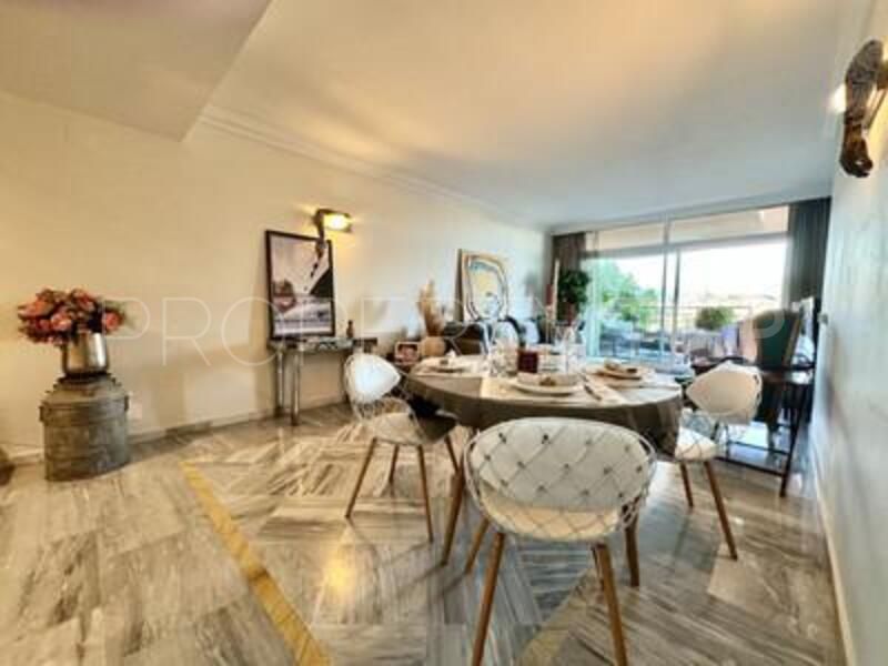 Apartamento en venta con 2 dormitorios en Magna Marbella