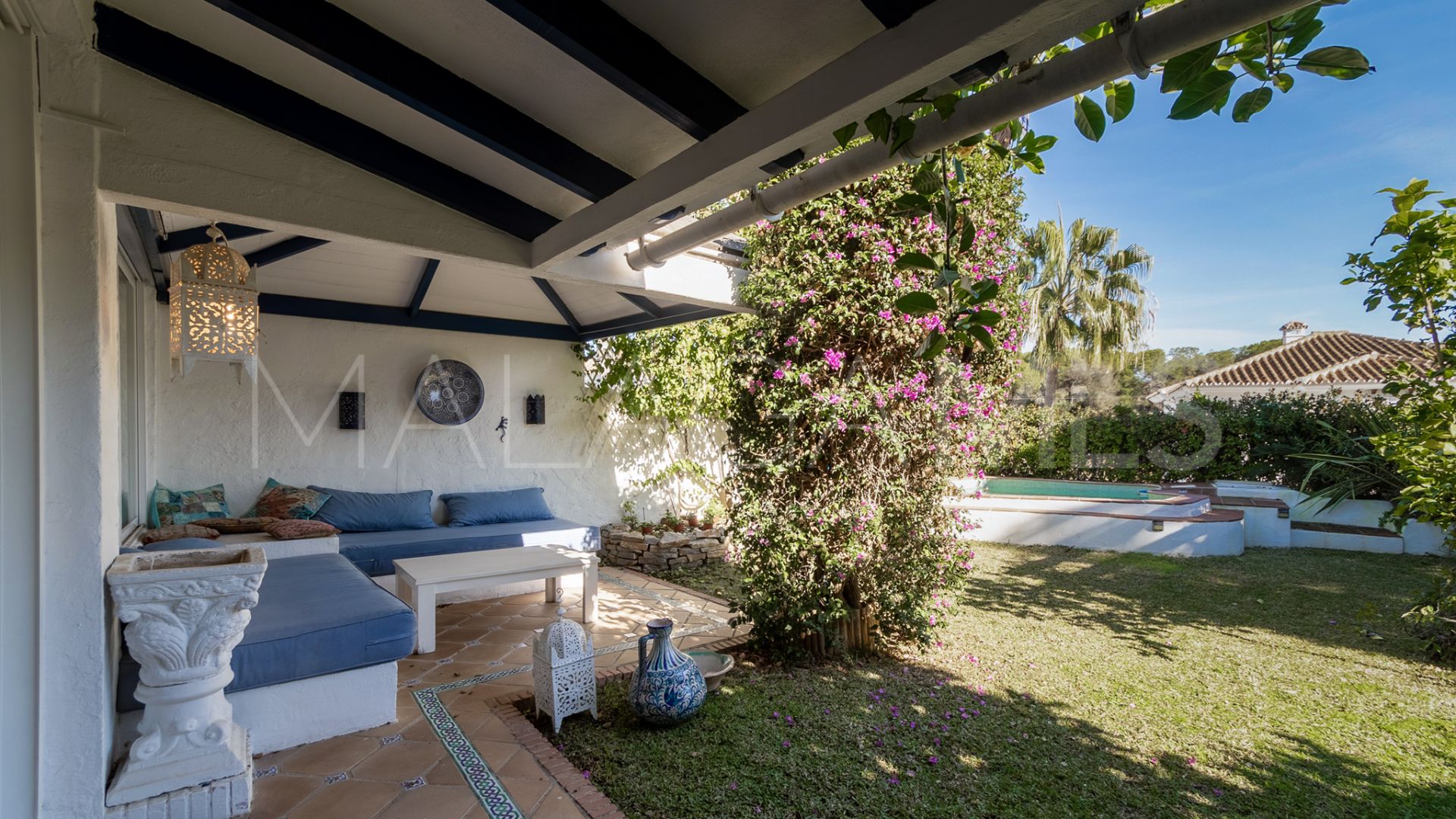 For sale 5 bedrooms chalet in Nueva Andalucia