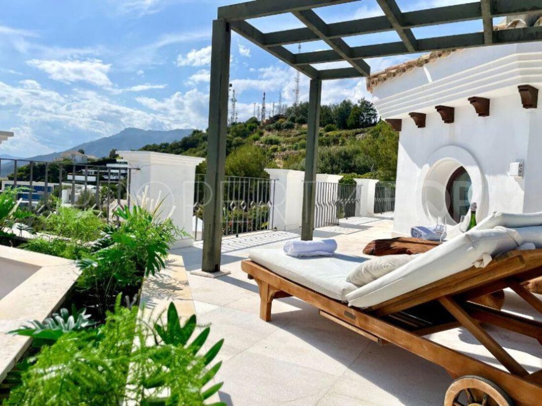 Buy Los Altos de los Monteros villa with 7 bedrooms