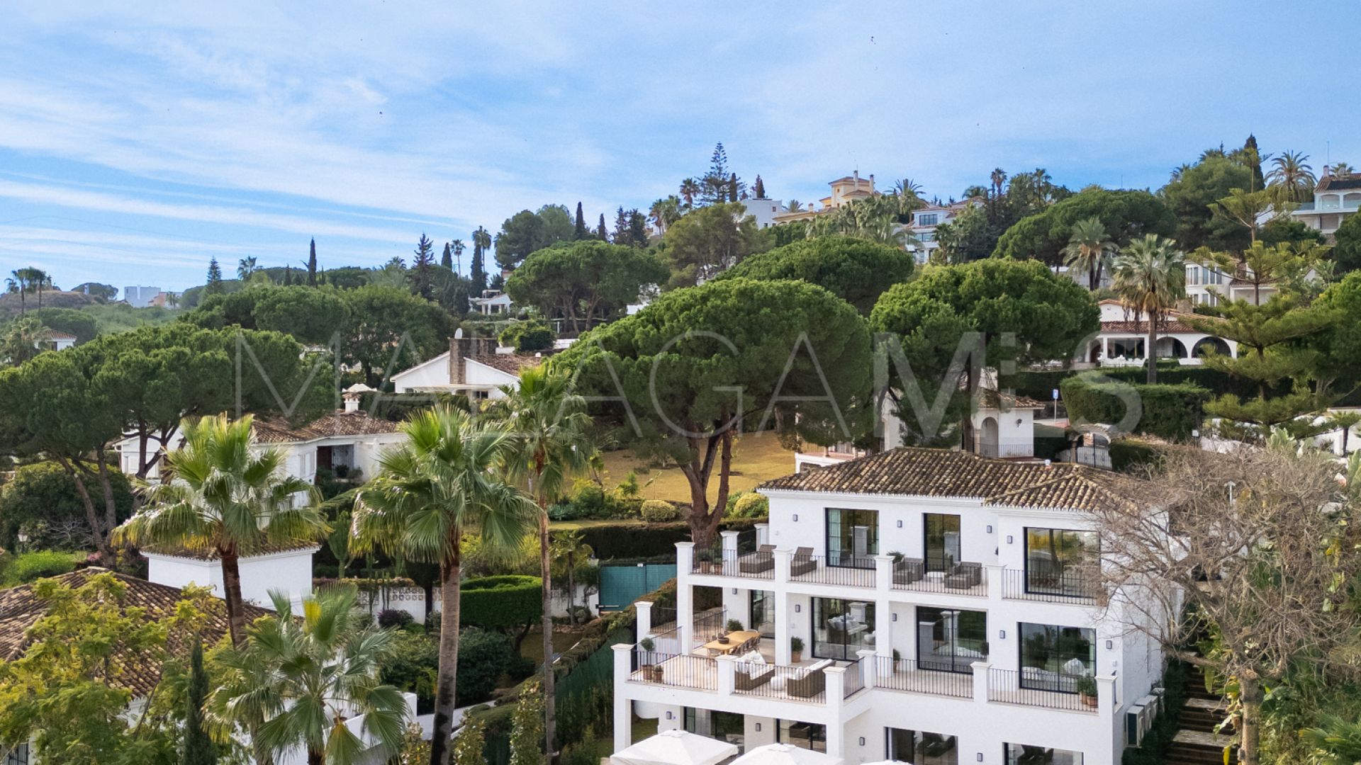 Buy villa in Las Brisas de 5 bedrooms