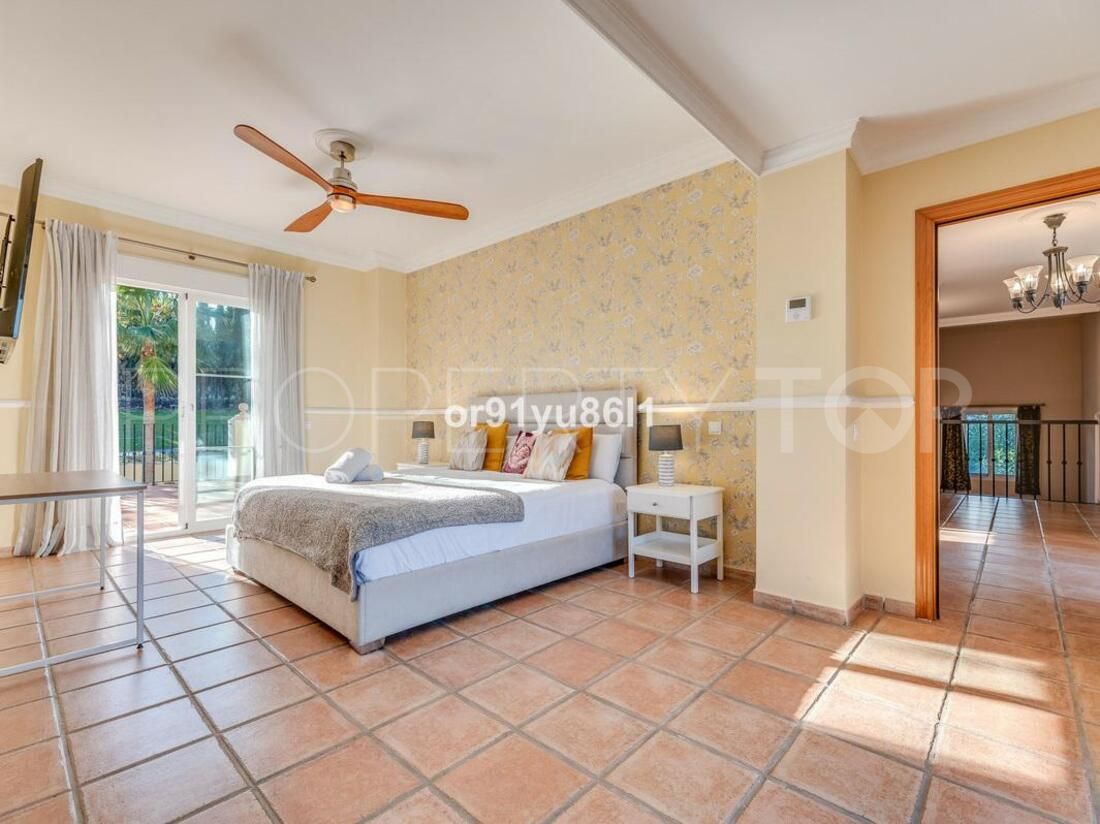 Se vende villa en Guadalmina Alta con 7 dormitorios