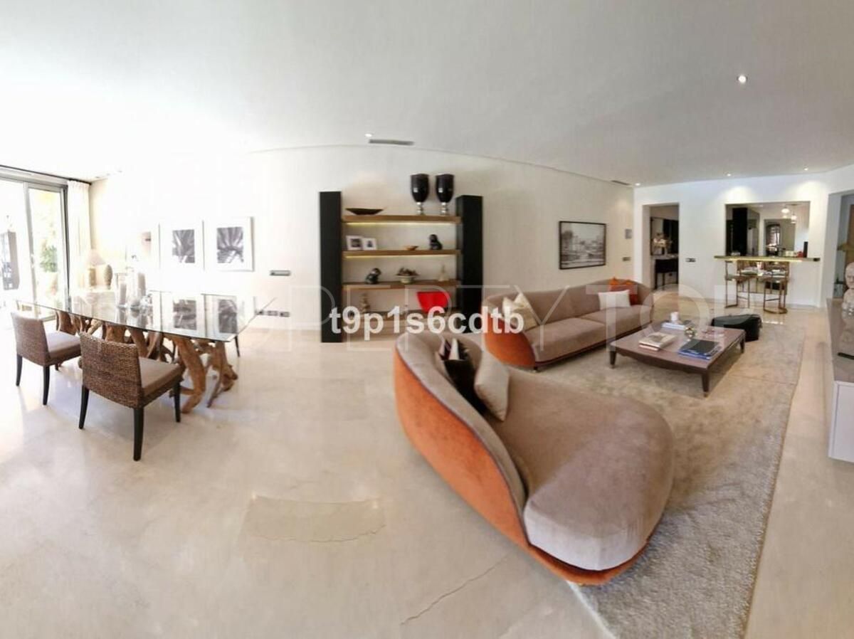 For sale ground floor apartment with 3 bedrooms in Mansion Club