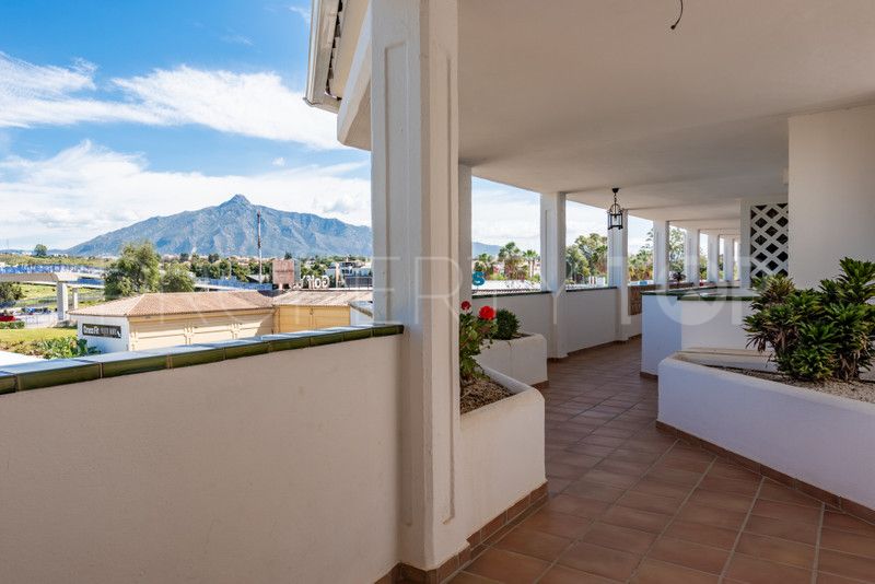 Se vende atico con 3 dormitorios en Marbella - Puerto Banus