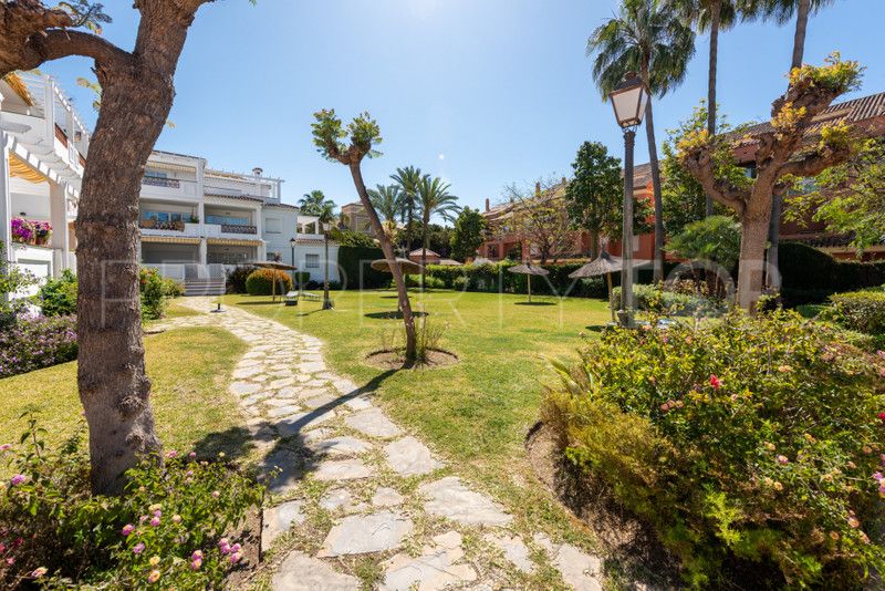 Se vende atico con 3 dormitorios en Marbella - Puerto Banus