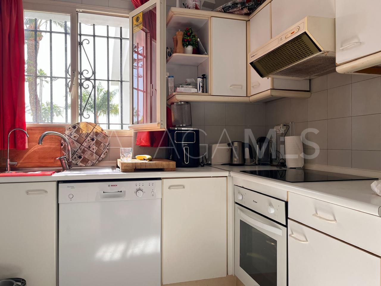 Buy apartamento planta baja de 3 bedrooms in Cortijo Blanco