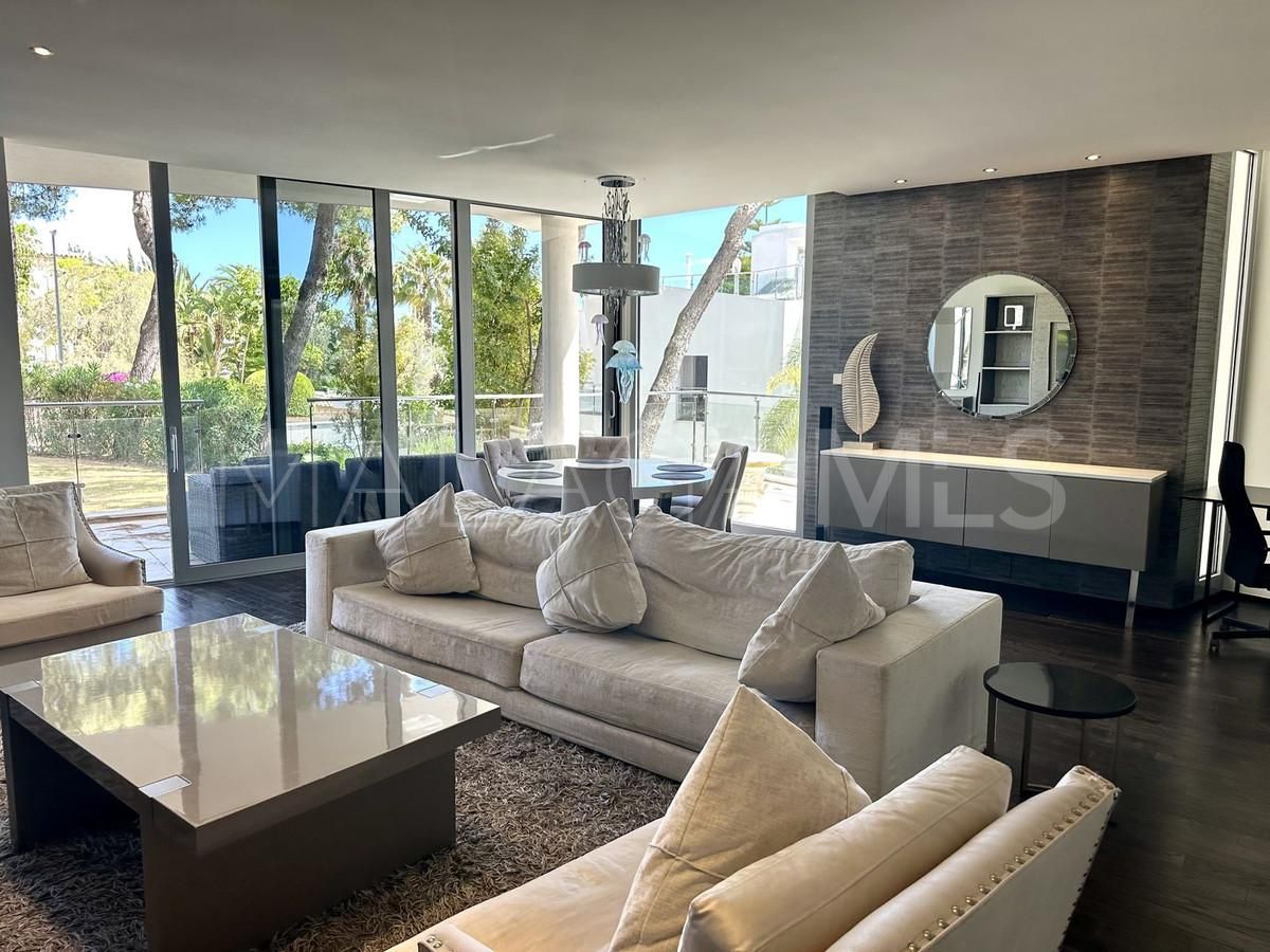 Buy town house in Meisho Hills